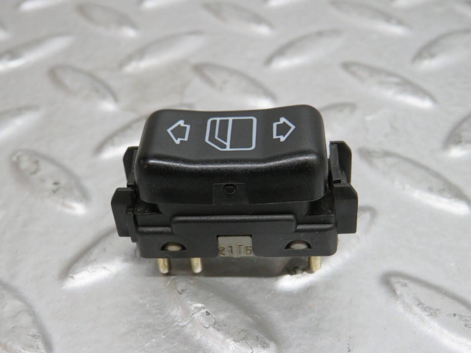 29187 Mercedes-Benz C124 320CE Coupe Left Electric Window Switch 1248208910