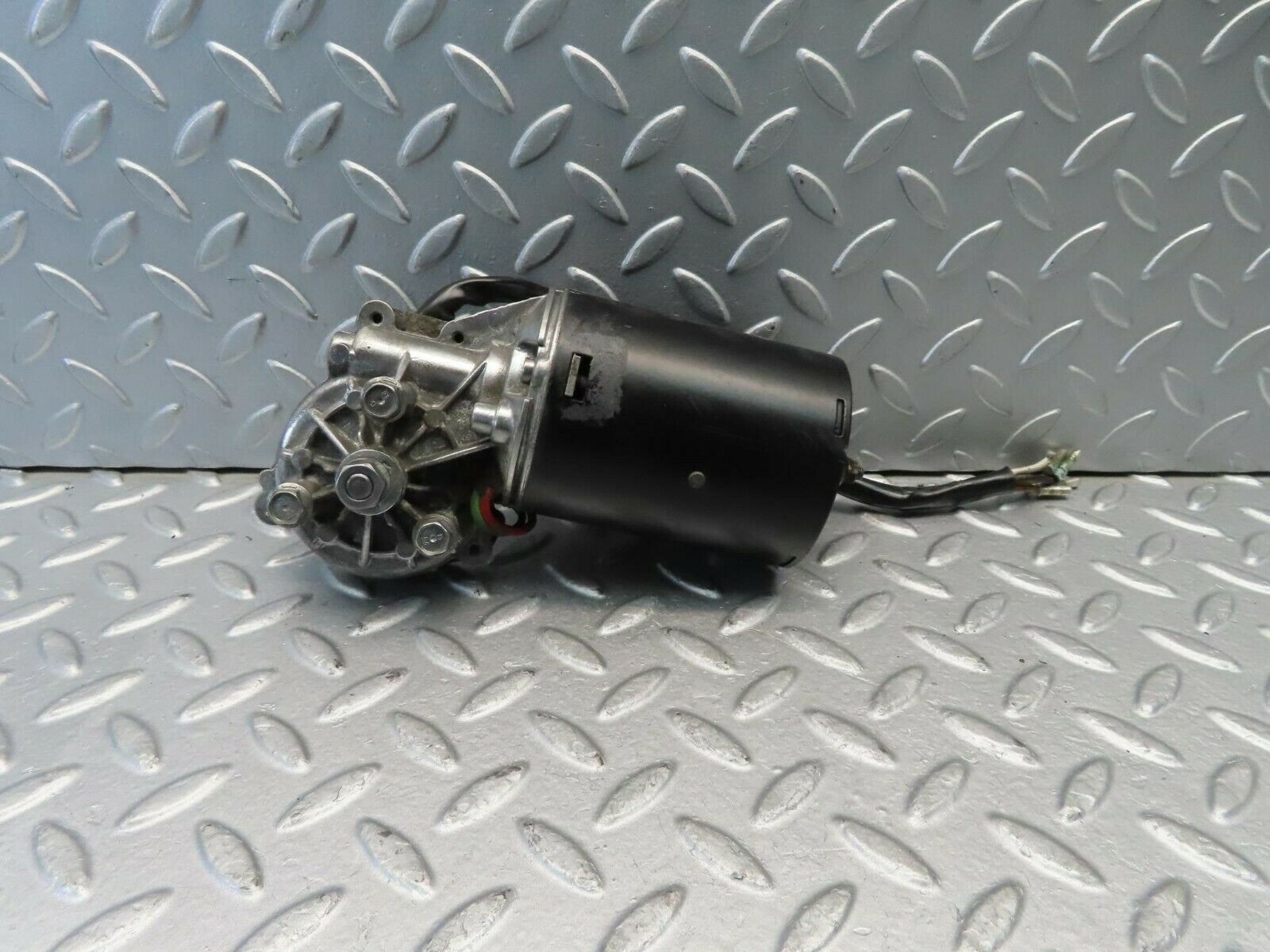 10910 Mercedes-Benz W123 230E Wiper Motor Bosch 0390341077