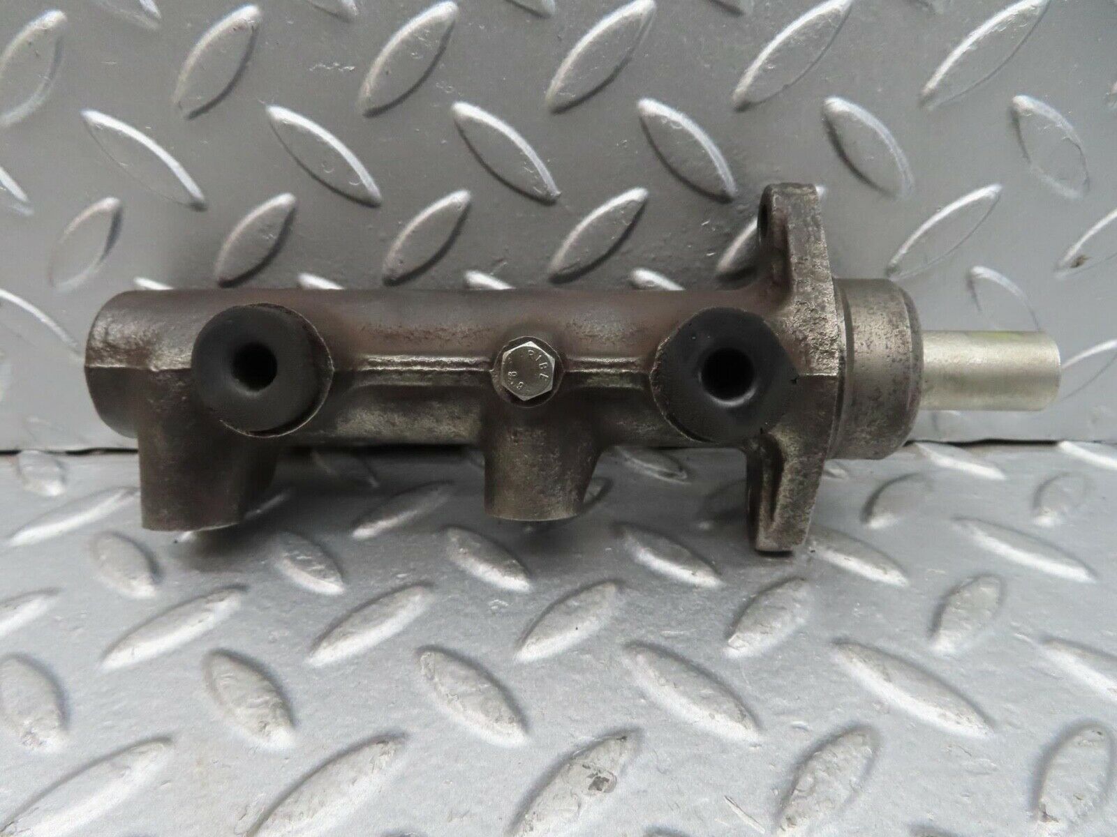 0087 Mercedes-Benz W116 Brake Master Cylinder