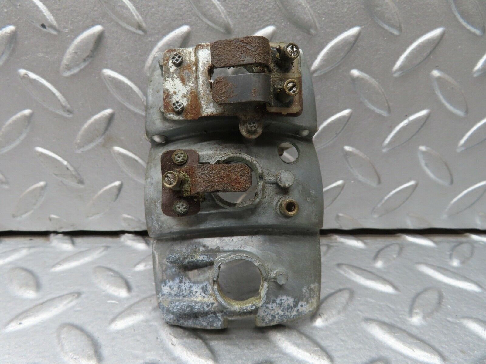 18671 Mercedes-Benz W120 W121 Ponton Tail Light Bulb Holder K13260