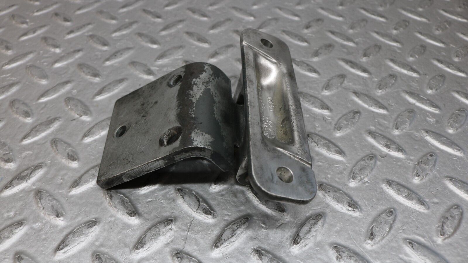 37271 Mercedes-Benz W109 300SEL Door Hinge Right Side