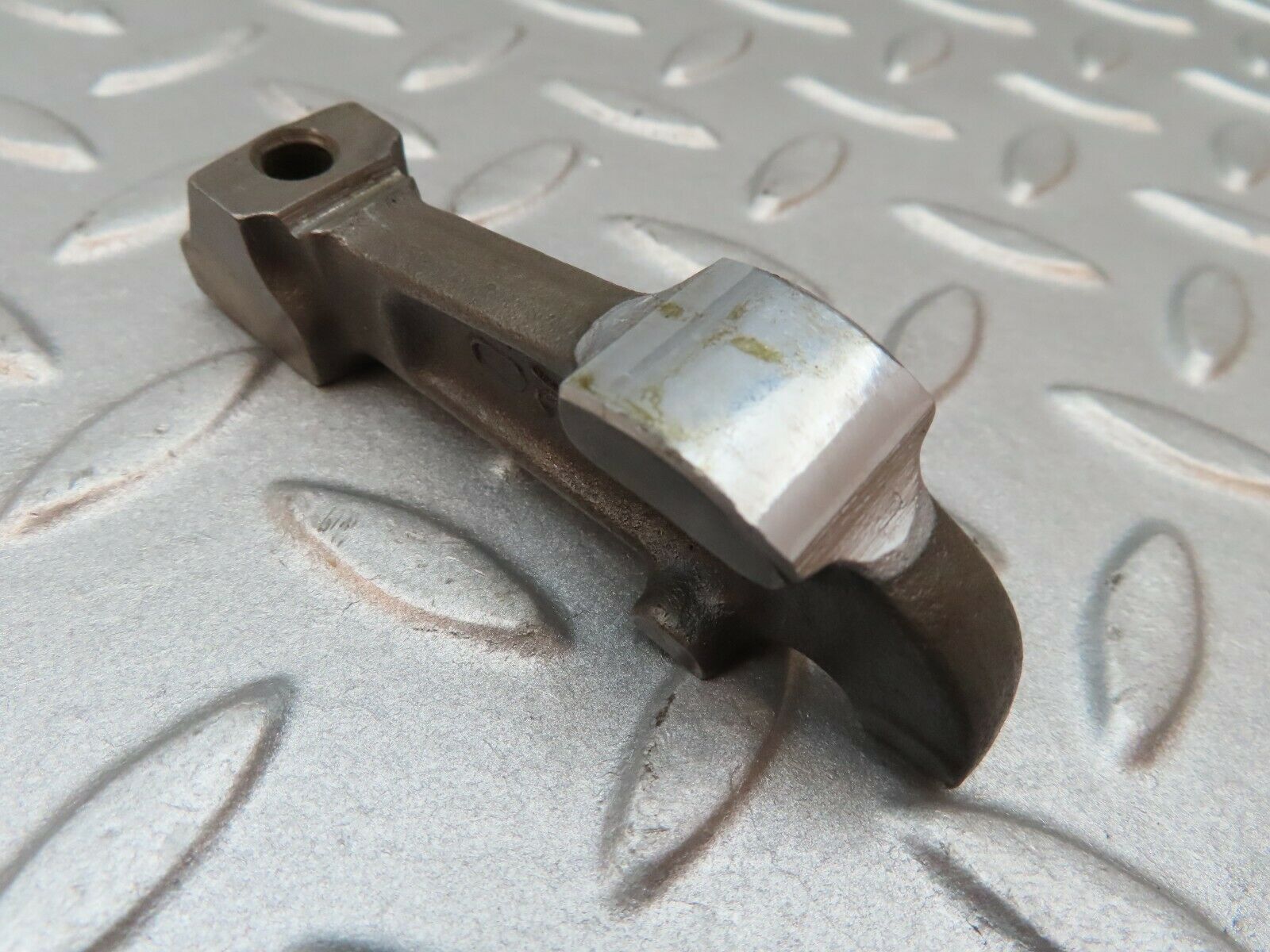 3537 Mercedes-Benz W108 280SE Valve Rocker Arm With Retaining Spring