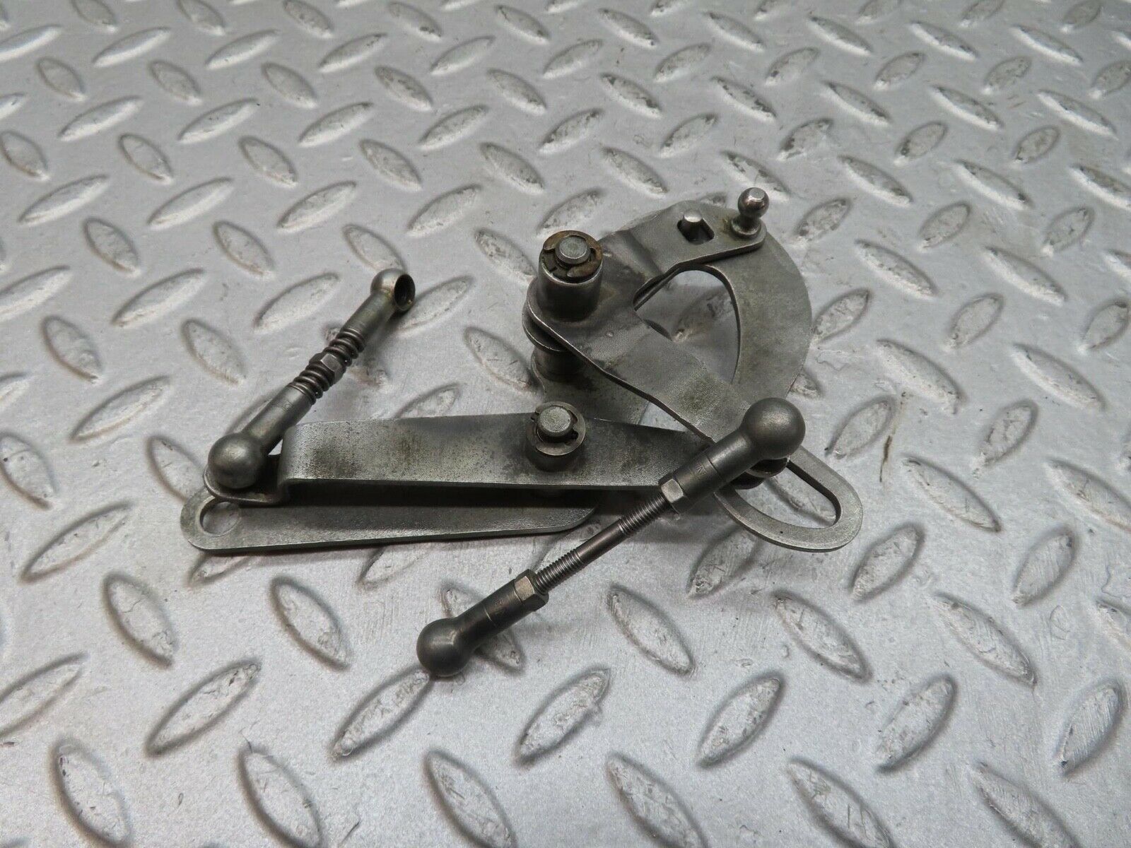 12470 Mercedes-Benz W108 280SE 3.5 Throttle Linkage