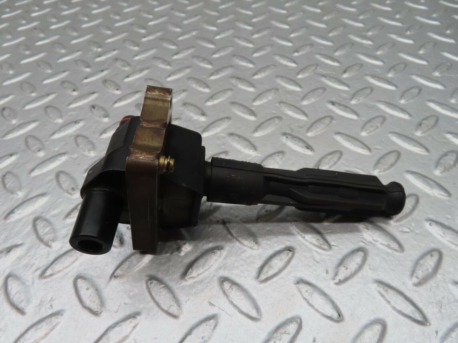 15051 Mercedes-Benz W140 S320 Ignition Coil Bosch 0001587003