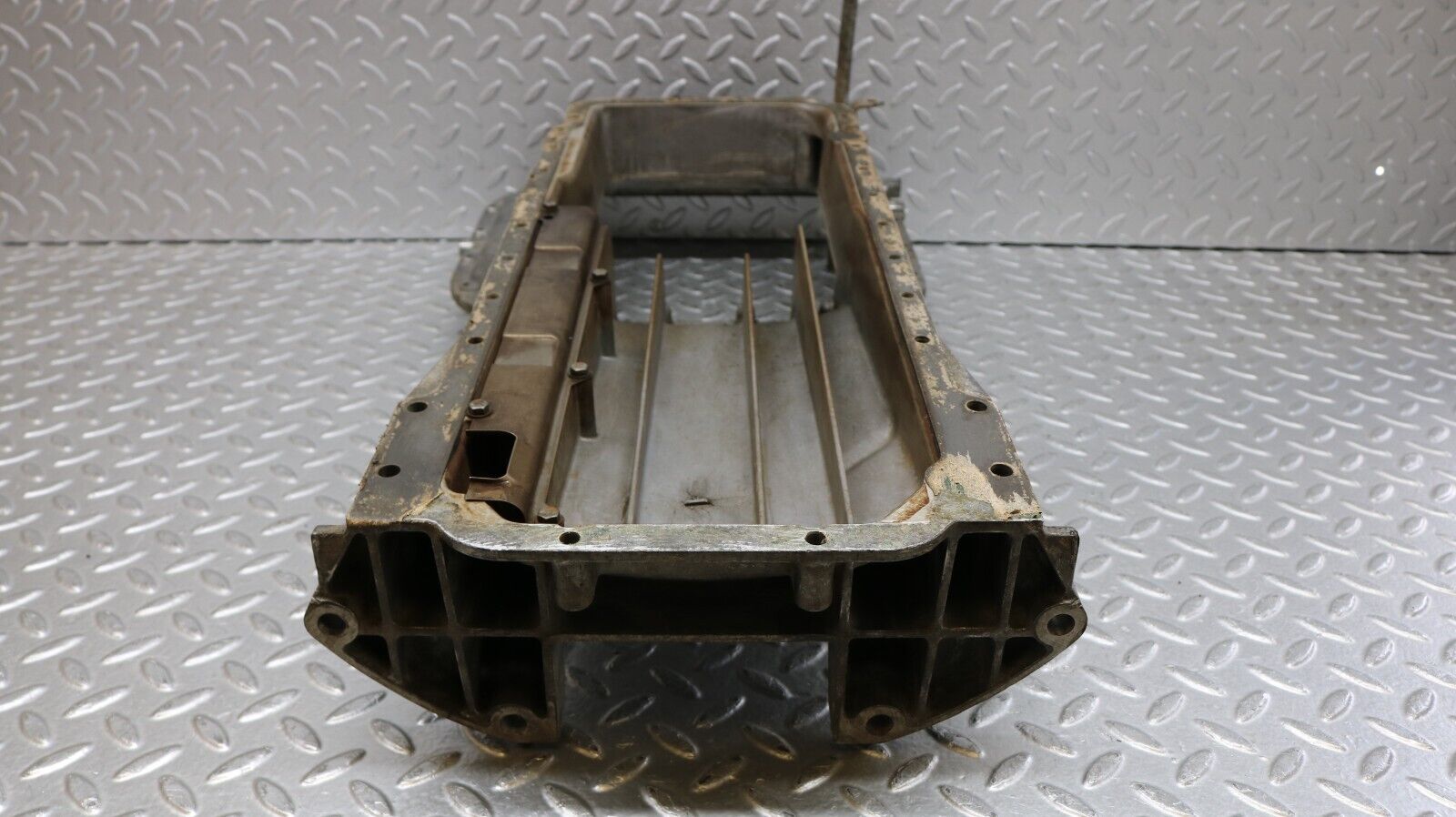 37172 Mercedes-Benz C126 420SEC Coupe Oil Pan Oil Sump 1170140002