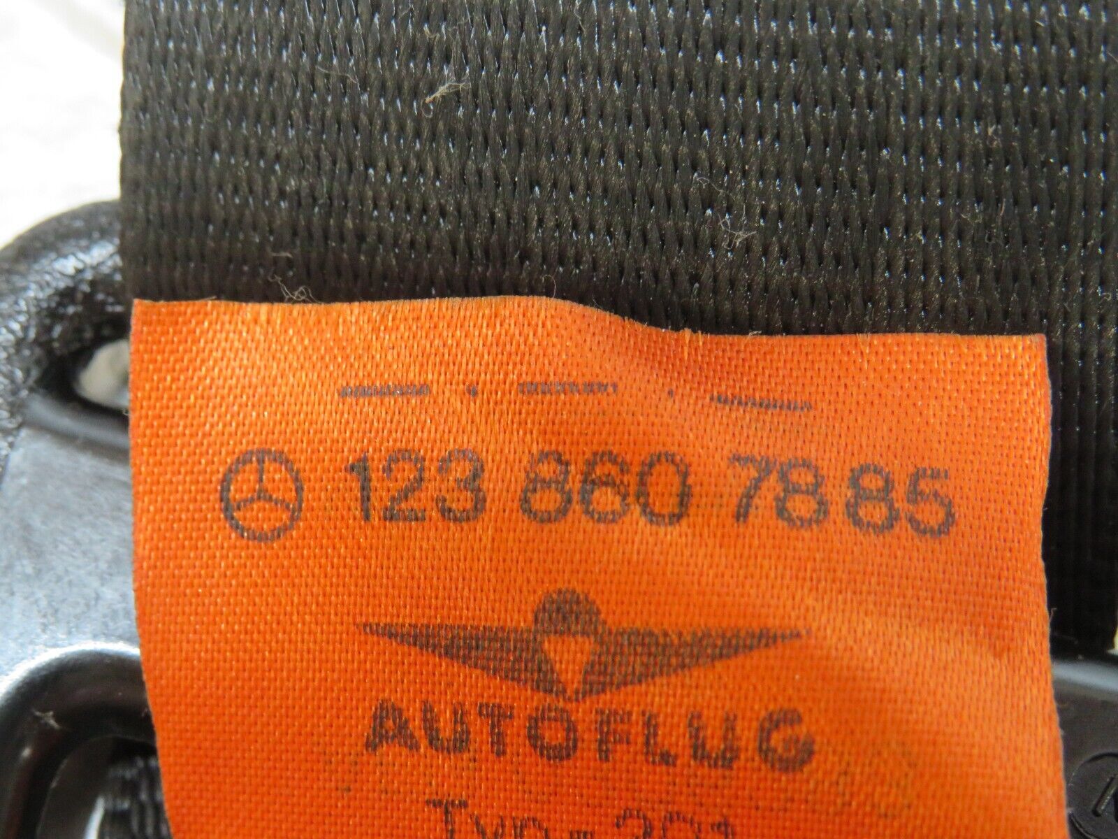 28163 Mercedes-Benz W123 280E Rear Seat Belt Set With Buckles 1238607885