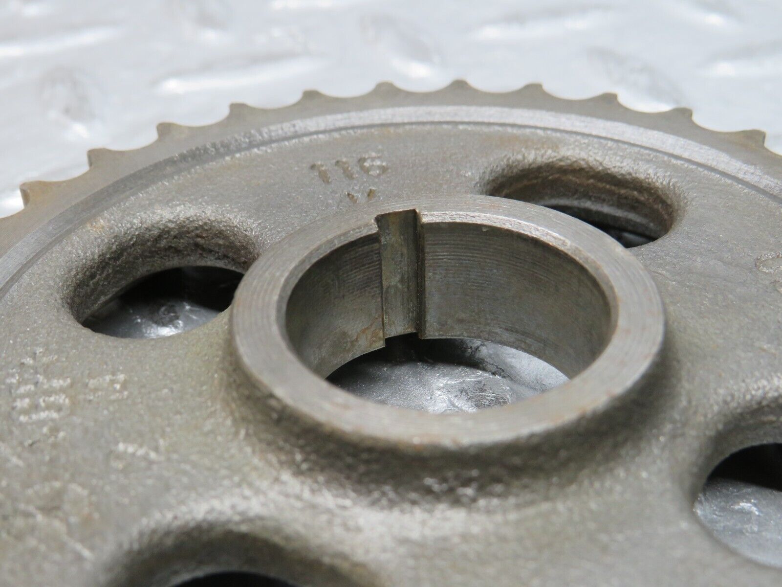 0020 Mercedes-Benz W116 350SE Camshaft Timing Gear 1160520601