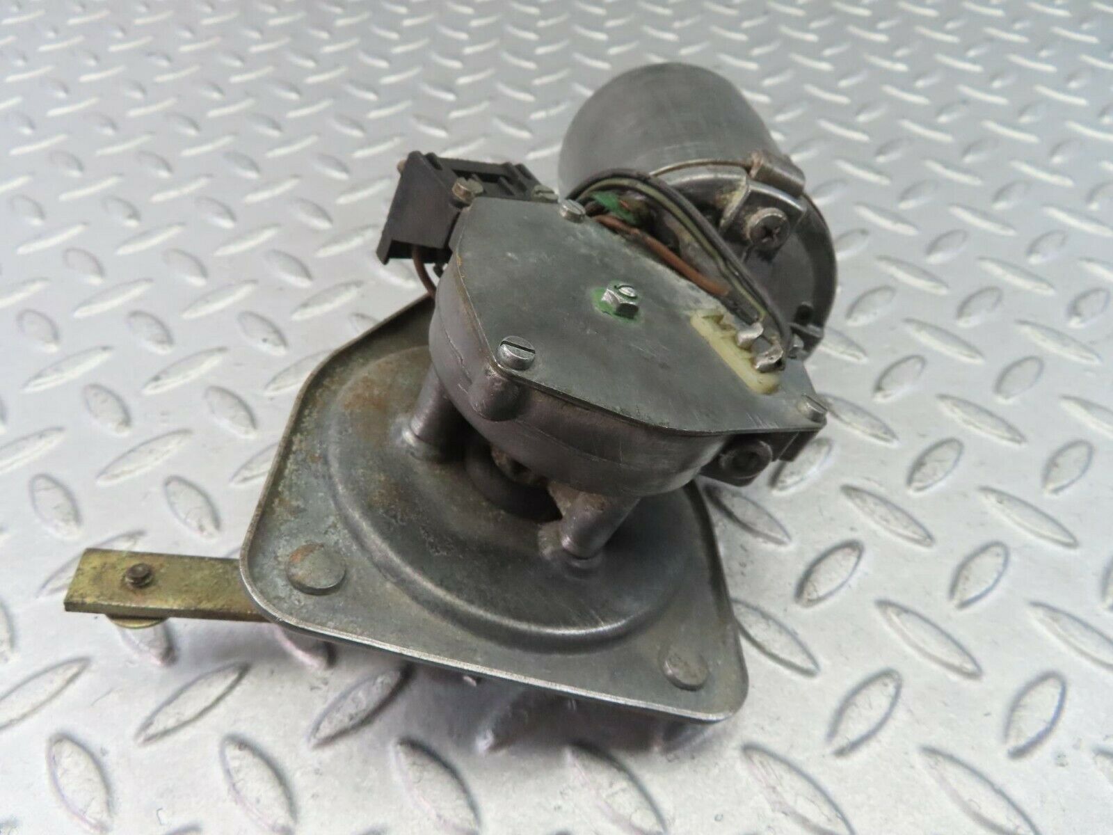 8610 Mercedes-Benz W108 Wiper Motor