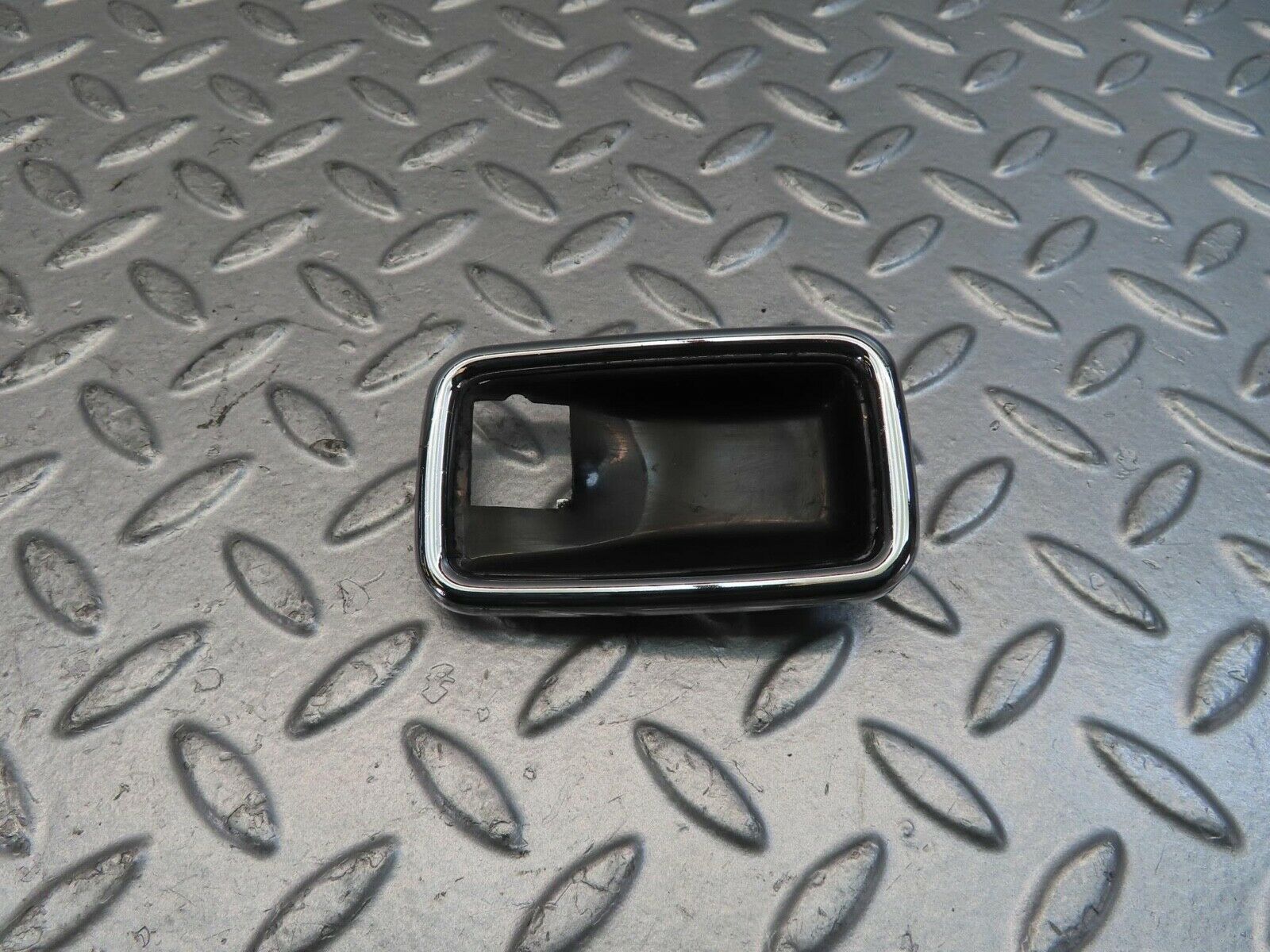 11366 Mercedes-Benz C123 230CE Coupe Frame For Door Opener Right 1087660611