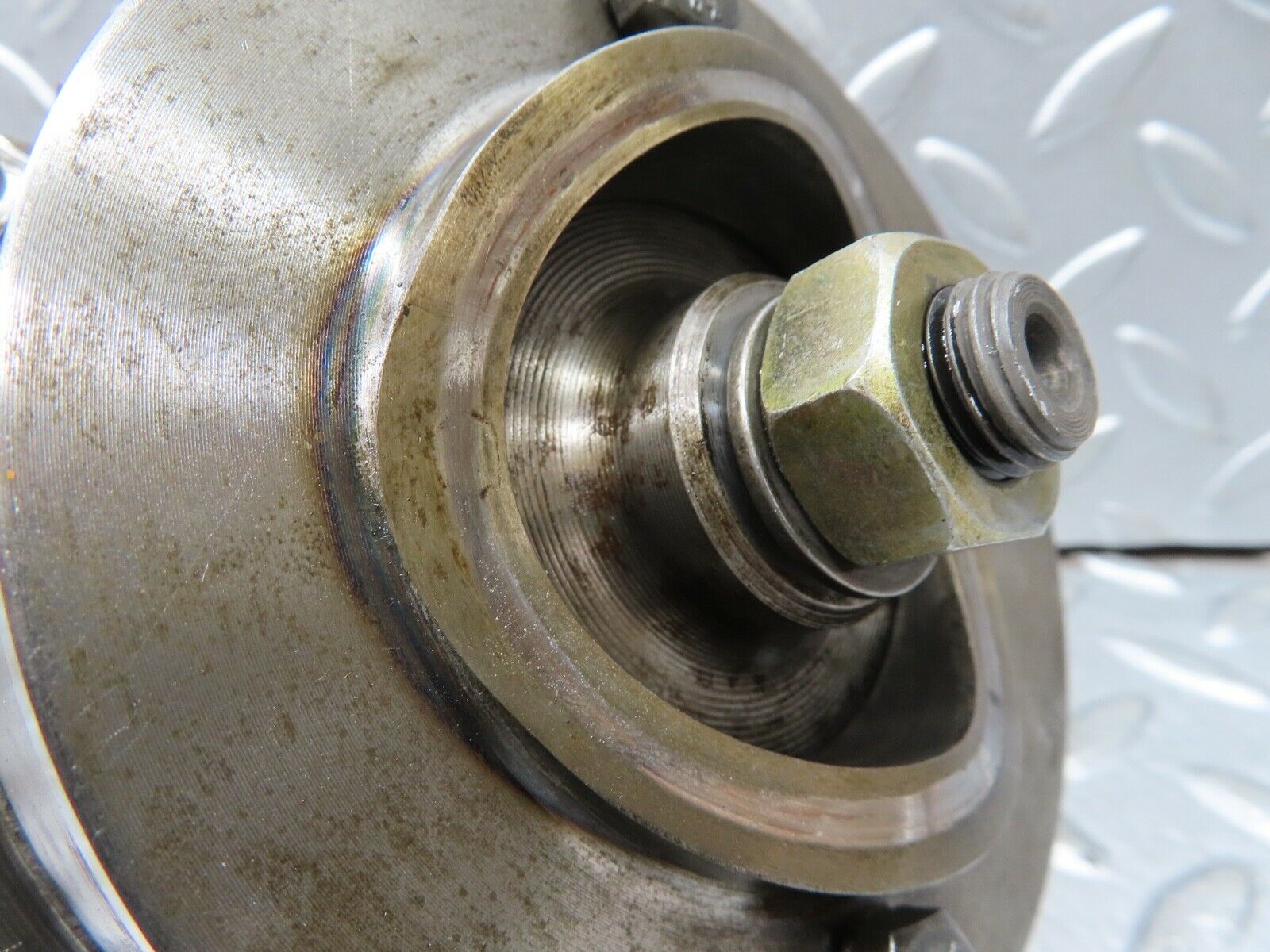 19107 Mercedes-Benz W123 300D Injection Pump Intermediate Timing Gear Shaft