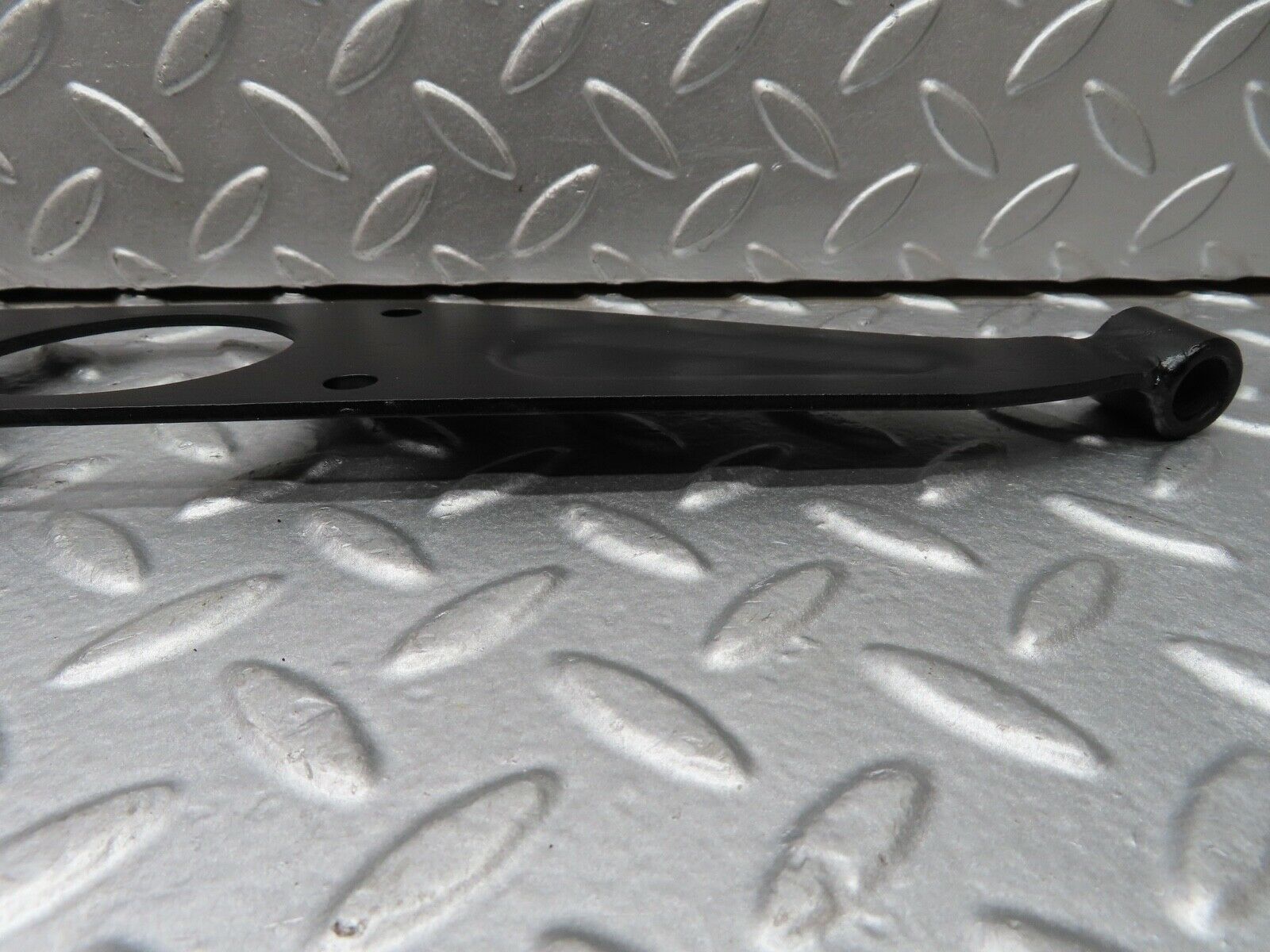 18543 Mercedes-Benz W136 170V Engine Mount Bracket