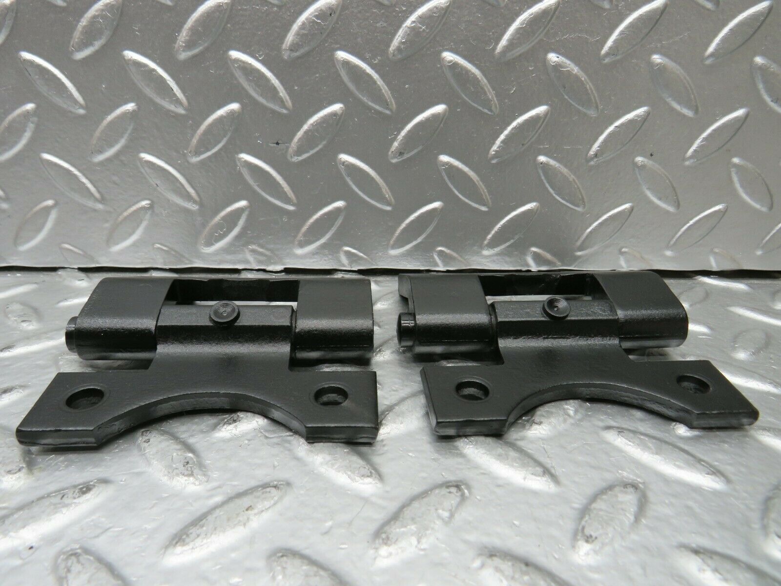 22864 Mercedes-Benz C107 450SLC Coupe Door Hinge Left Pair