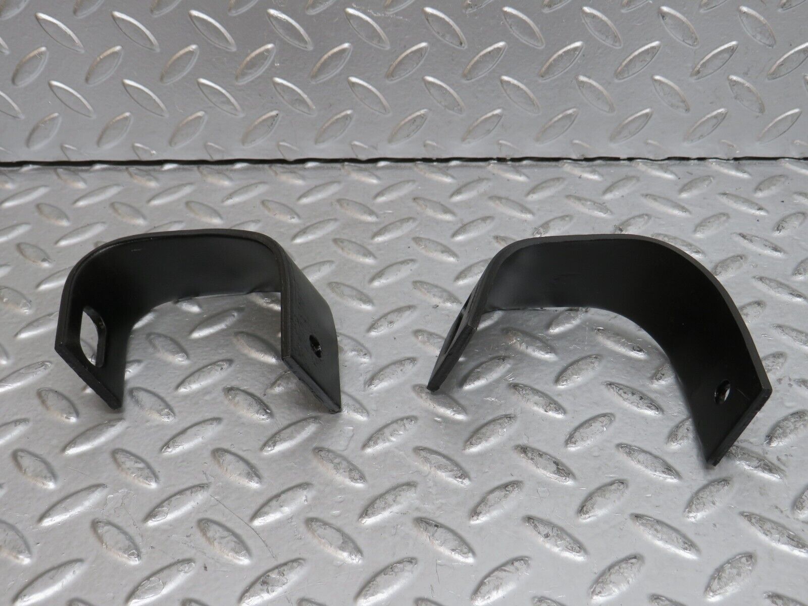 29673 Mercedes-Benz W123 230E Front Bumper Bracket