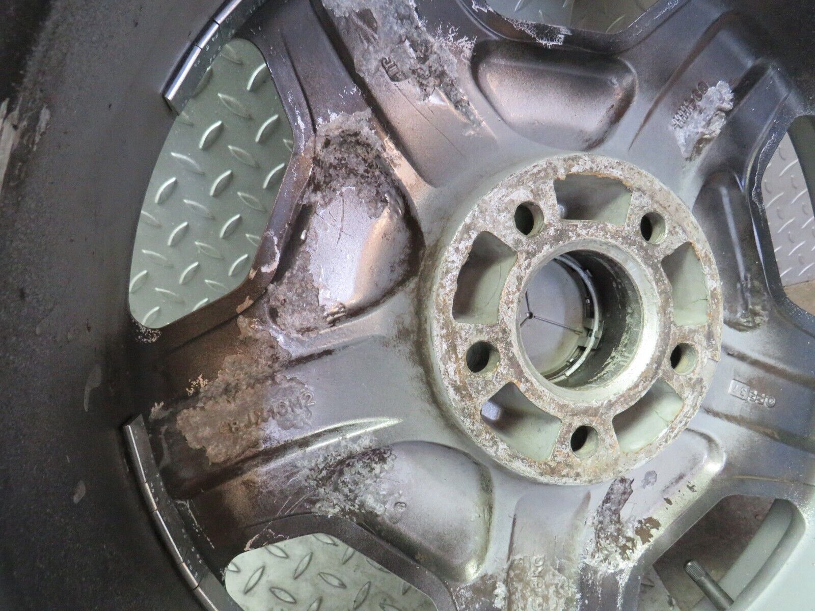 38022 Mercedes-Benz C126 Alloy Wheel Set 8Jx18 H2 ET37