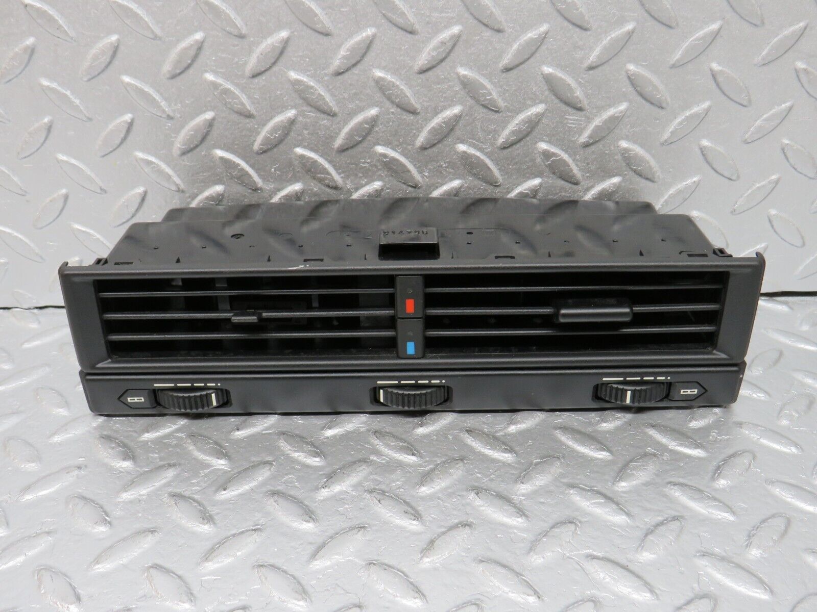 39395 Mercedes-Benz R129 320SL Coupe Dash Centre Air Vent 1298300354