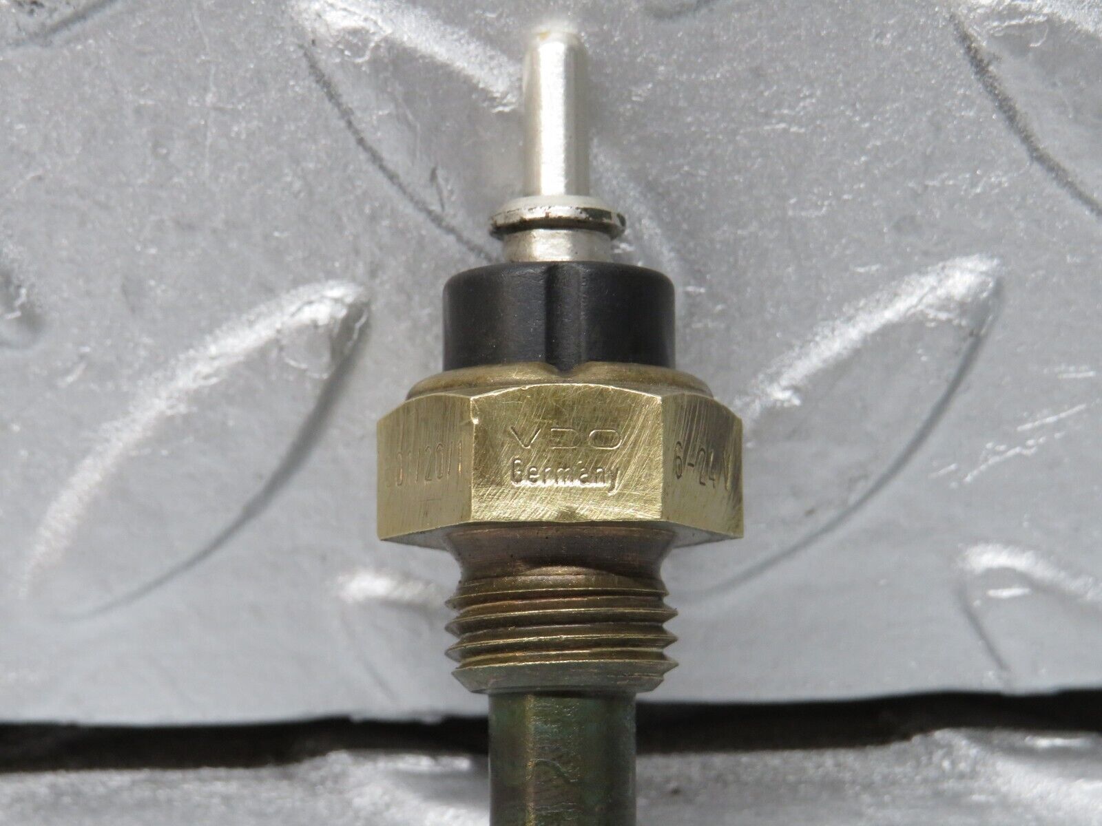 38129 Mercedes-Benz A124 320E Cabriolet Coolant Temperature Sensor VDO 0055421017