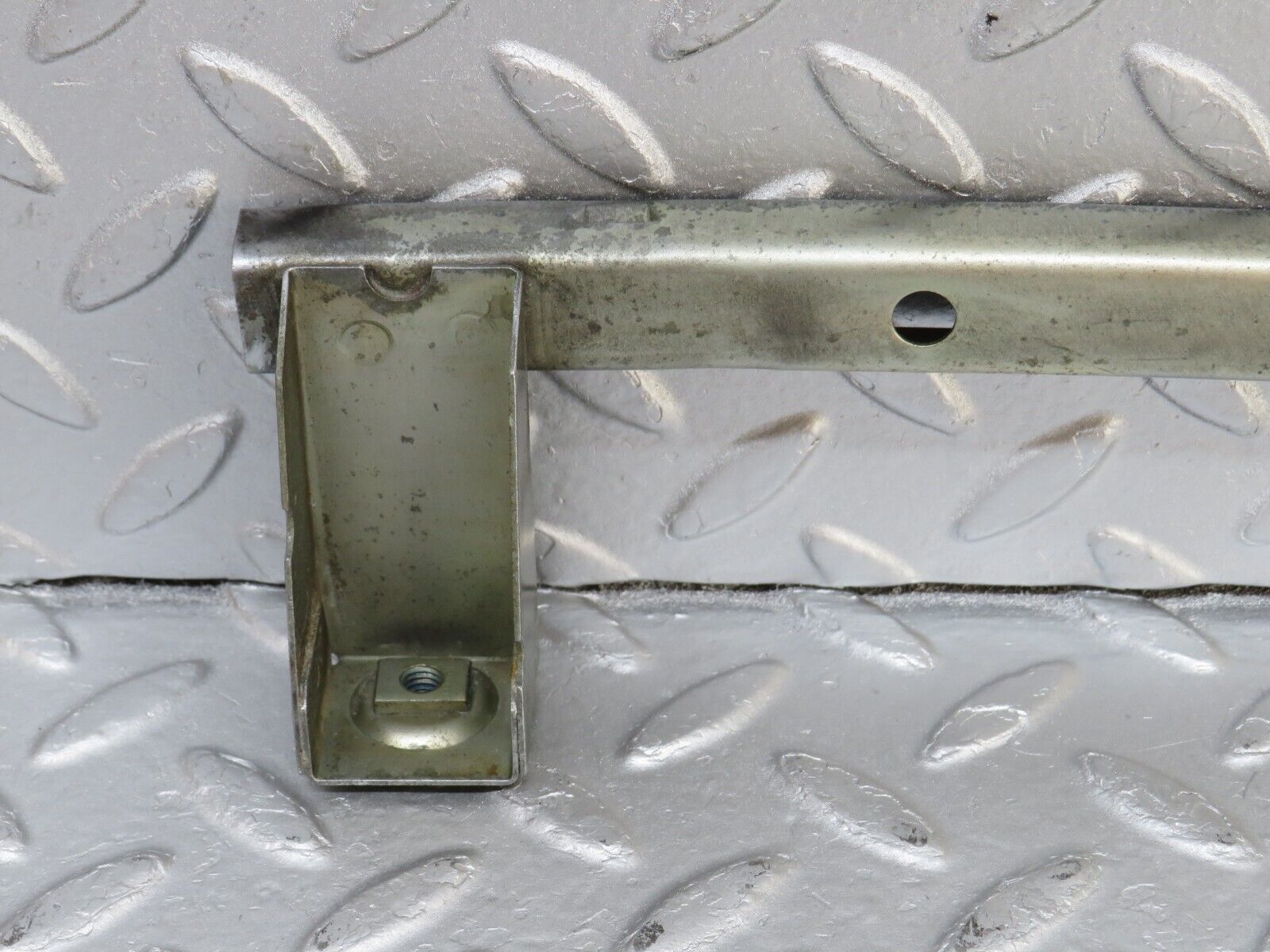 36013 Mercedes-Benz W126 420SE Rear Left Door Window Channel