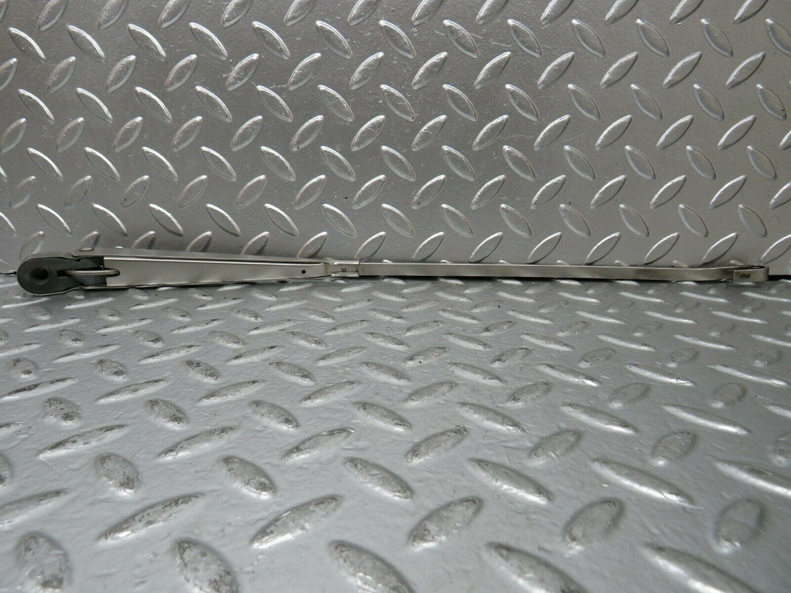 23224 Mercedes-Benz W116 350SE Wiper Arm Bosch Left Side