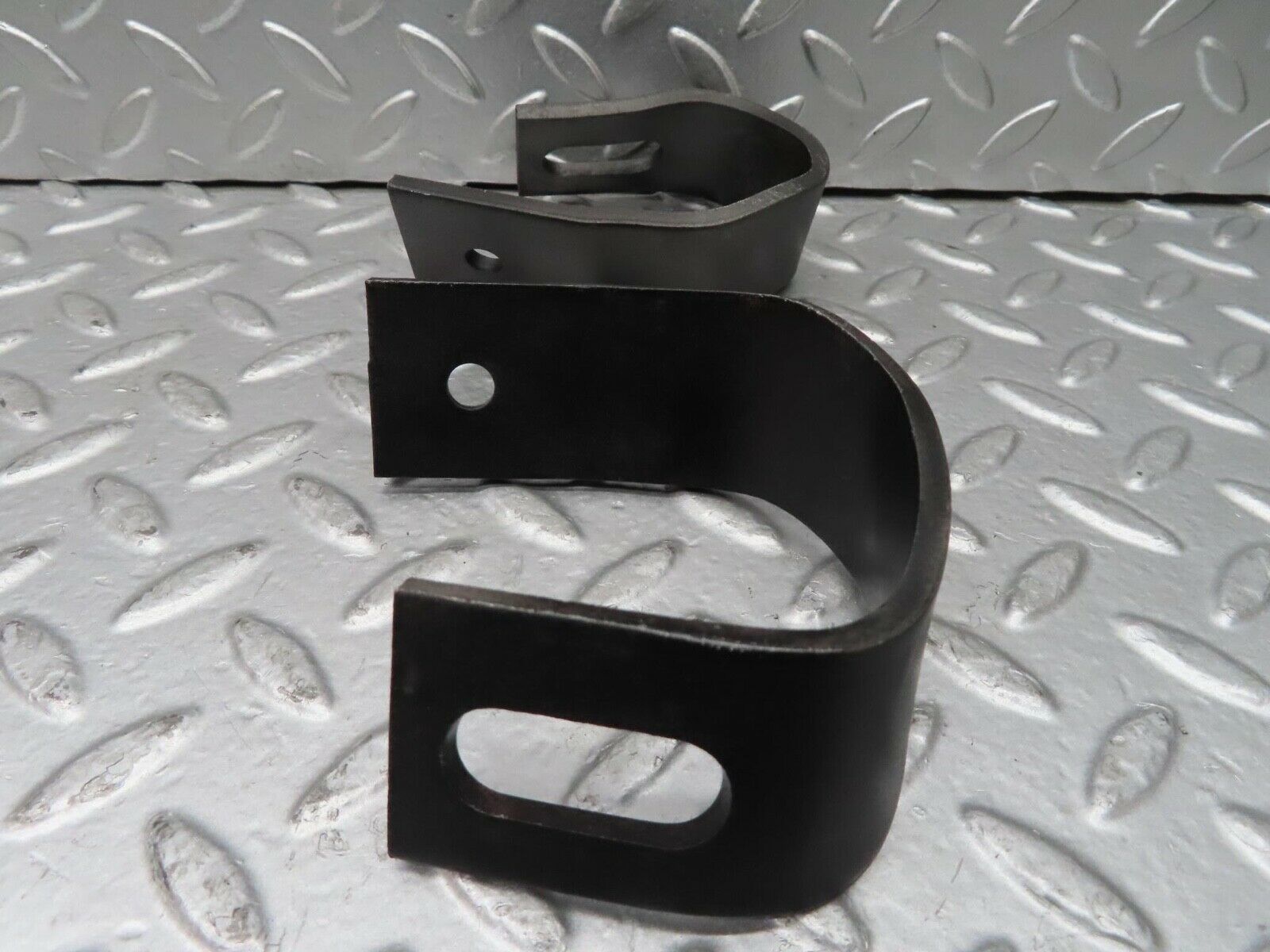 15350 Mercedes-Benz W123 230E Front Bumper Bracket