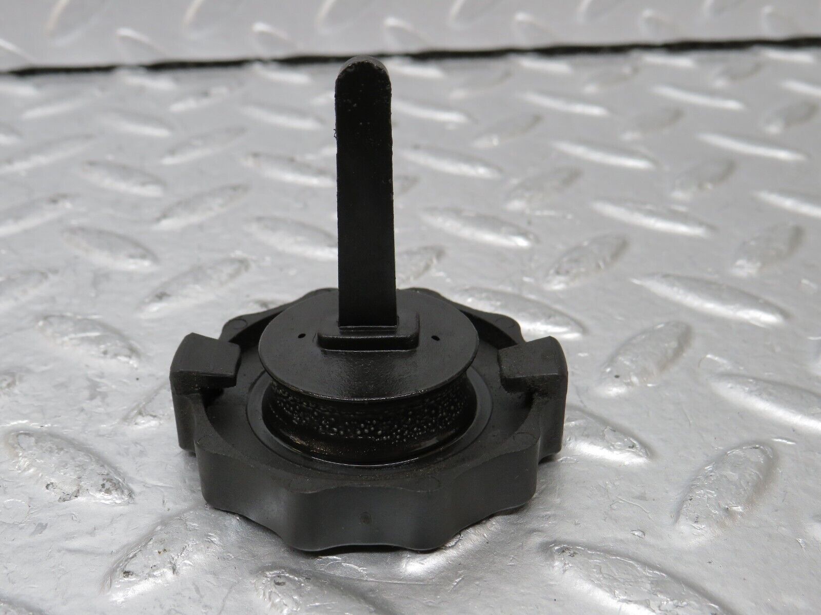 34898 Mercedes-Benz W210 320E Power Steering Fluid Reservoir Tank 0004600183