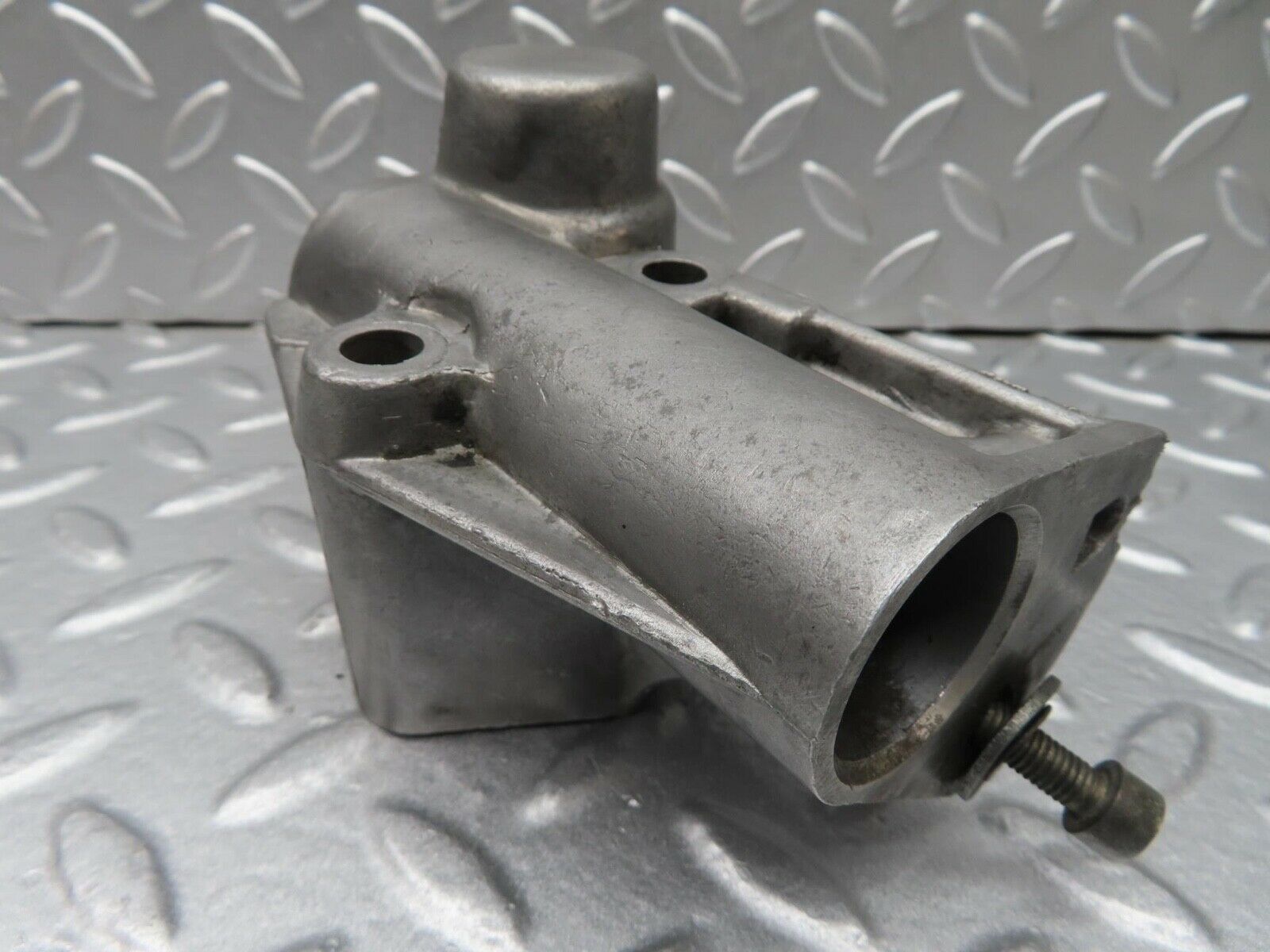 14045 Mercedes-Benz C107 280SLC Ignition Distributor Housing 1101580515