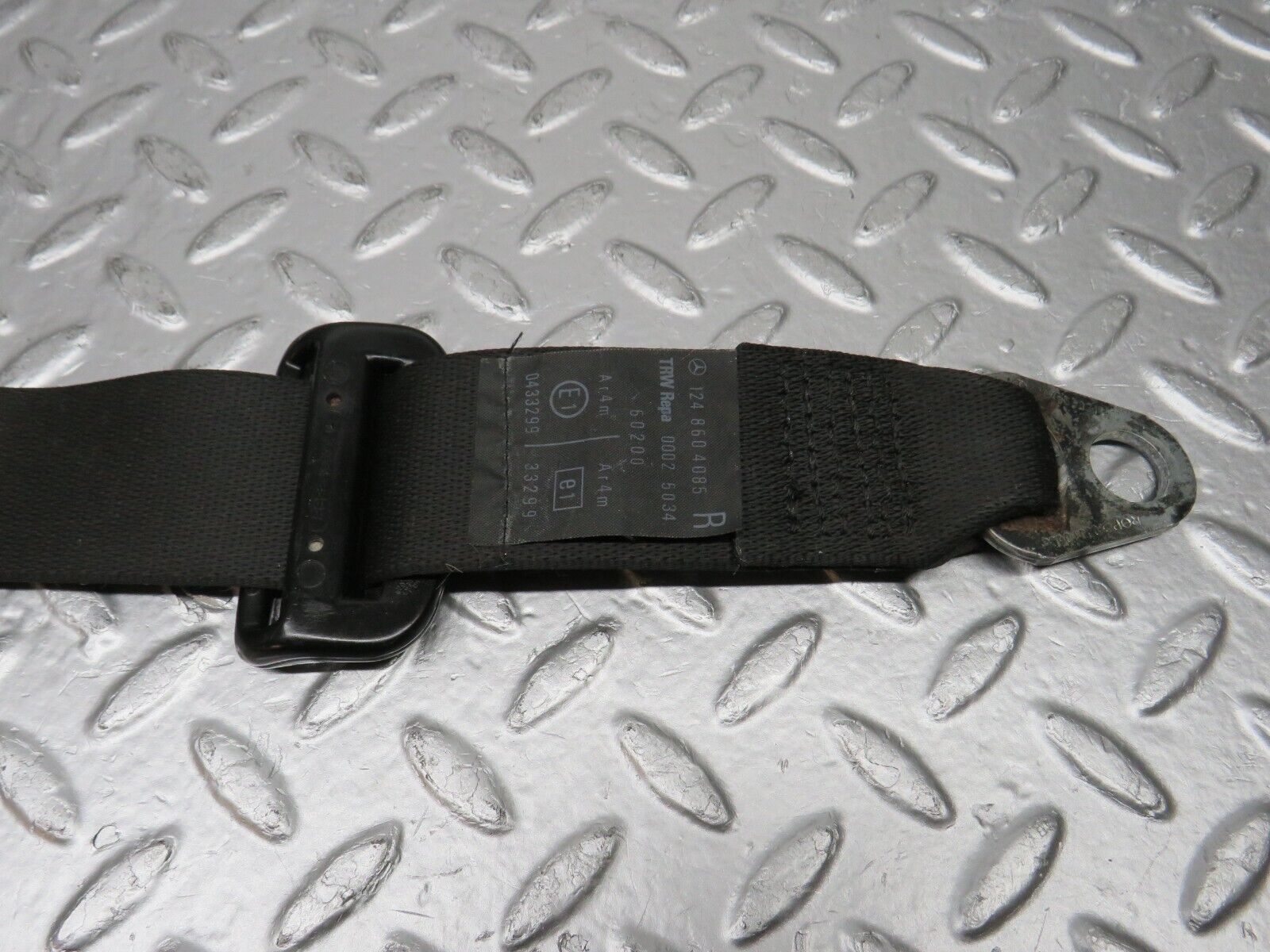 32635 Mercedes-Benz S124 300TE Front Right Seat Belt With Buckle 1248604085