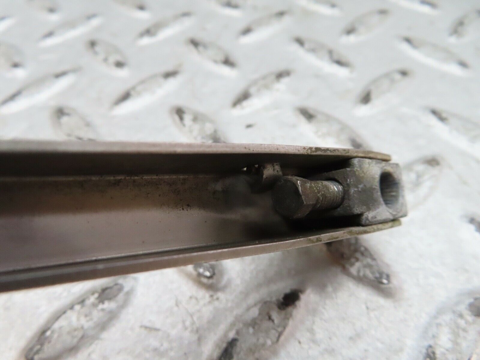 17875 Mercedes-Benz W116 450SEL Headlight Wiper Arm Right