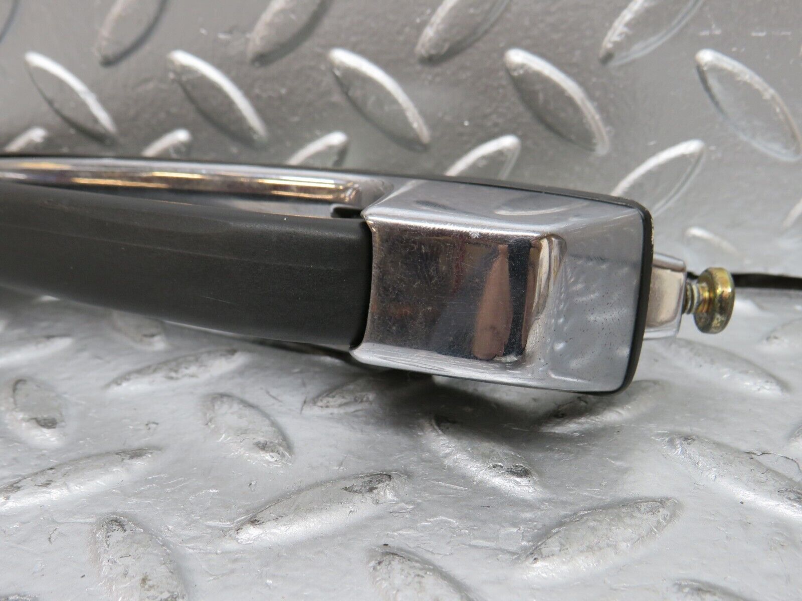 26987 Mercedes-Benz W123 240D Rear Right Exterior Door Handle 1237600359