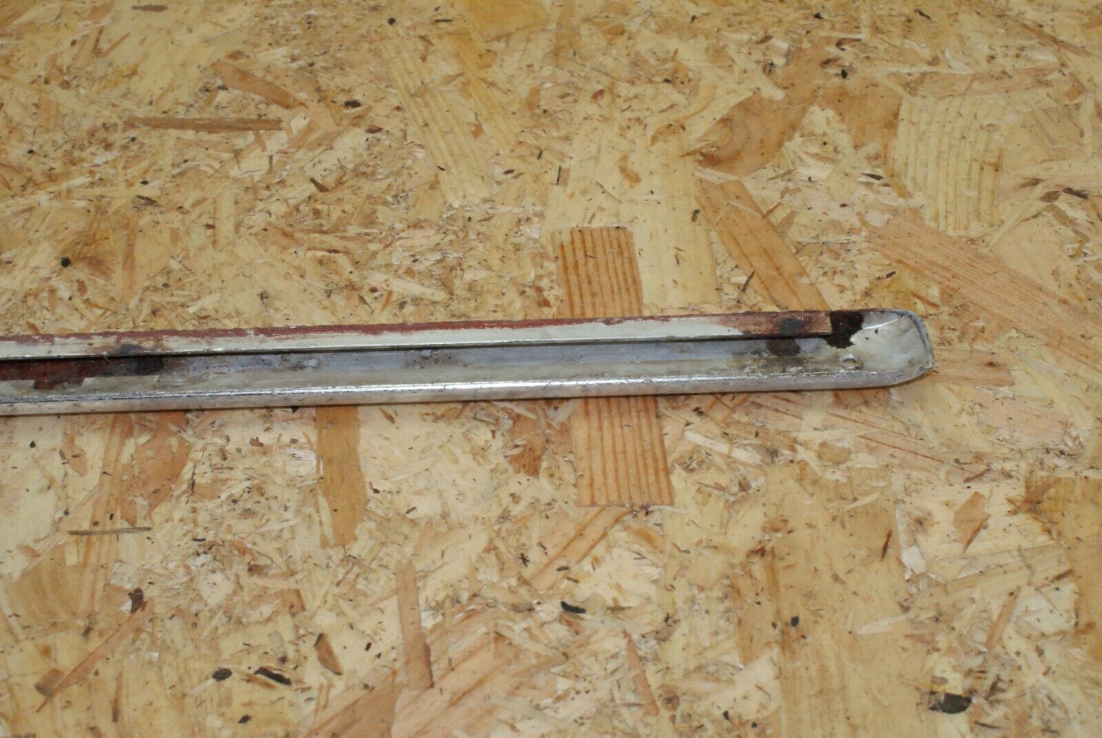 2296 Mercedes-Benz W105 219 PONTON Front Fender Wing Lower Chrome