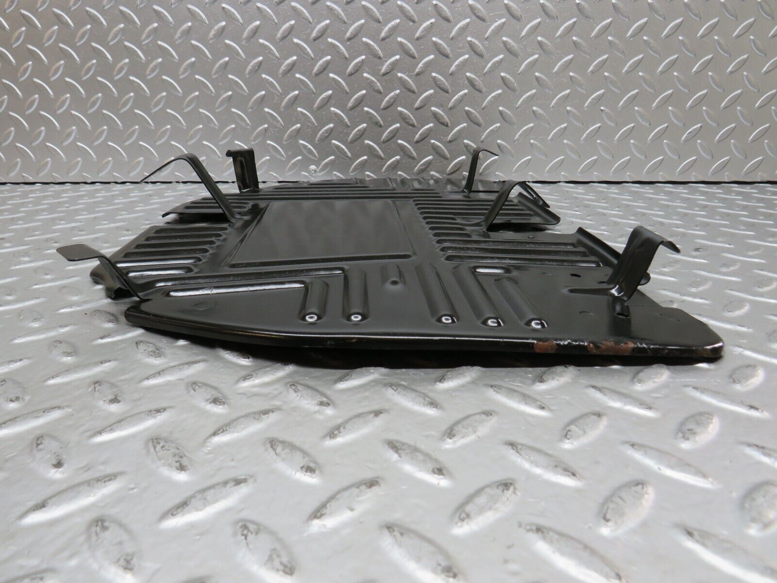 27762 Mercedes-Benz S124 300TE Wagon Front Right Floor Relay Cover 2028171320