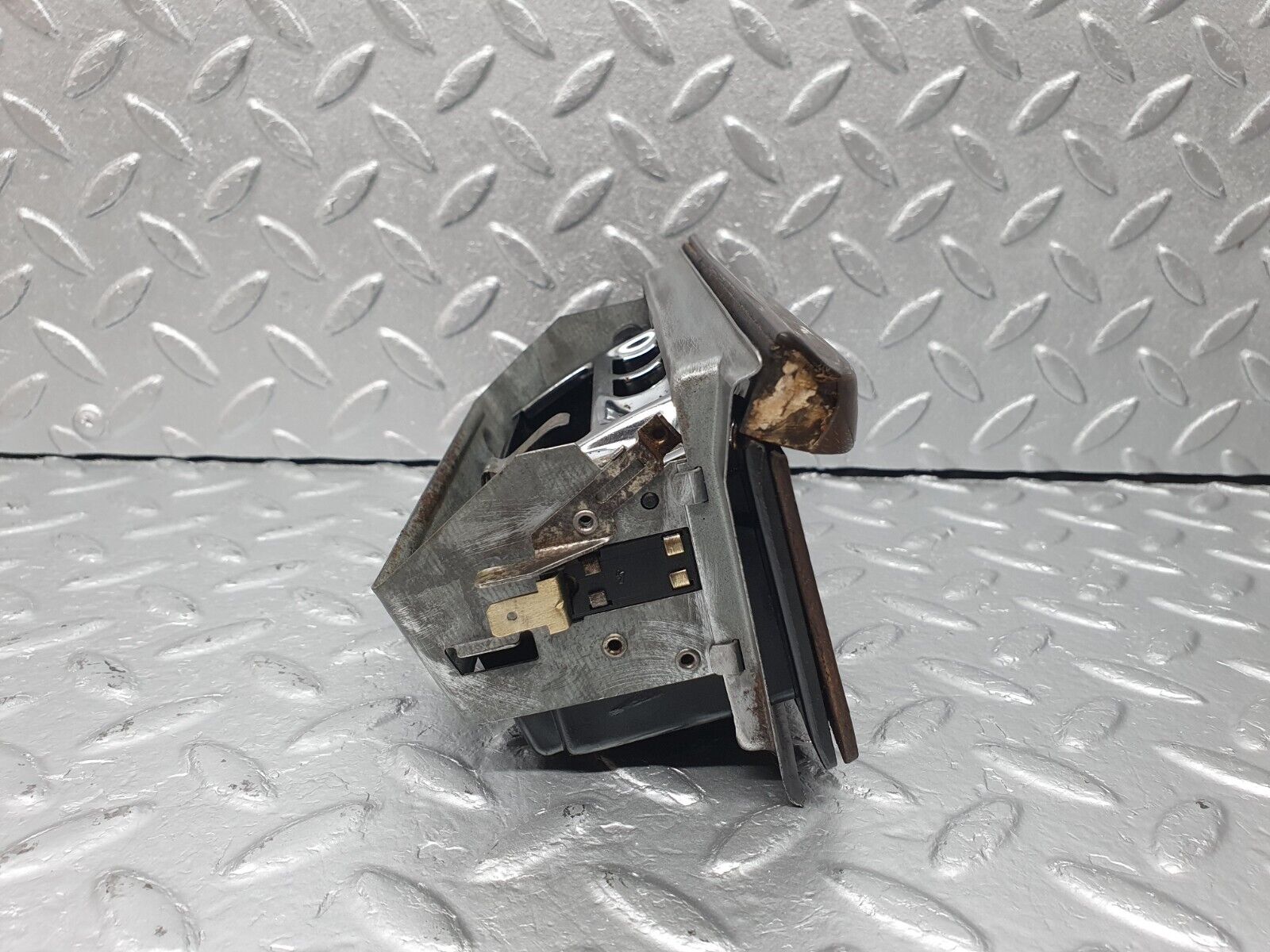 40718 Mercedes-Benz W123 300D Centre Console Ashtray Wood Finish