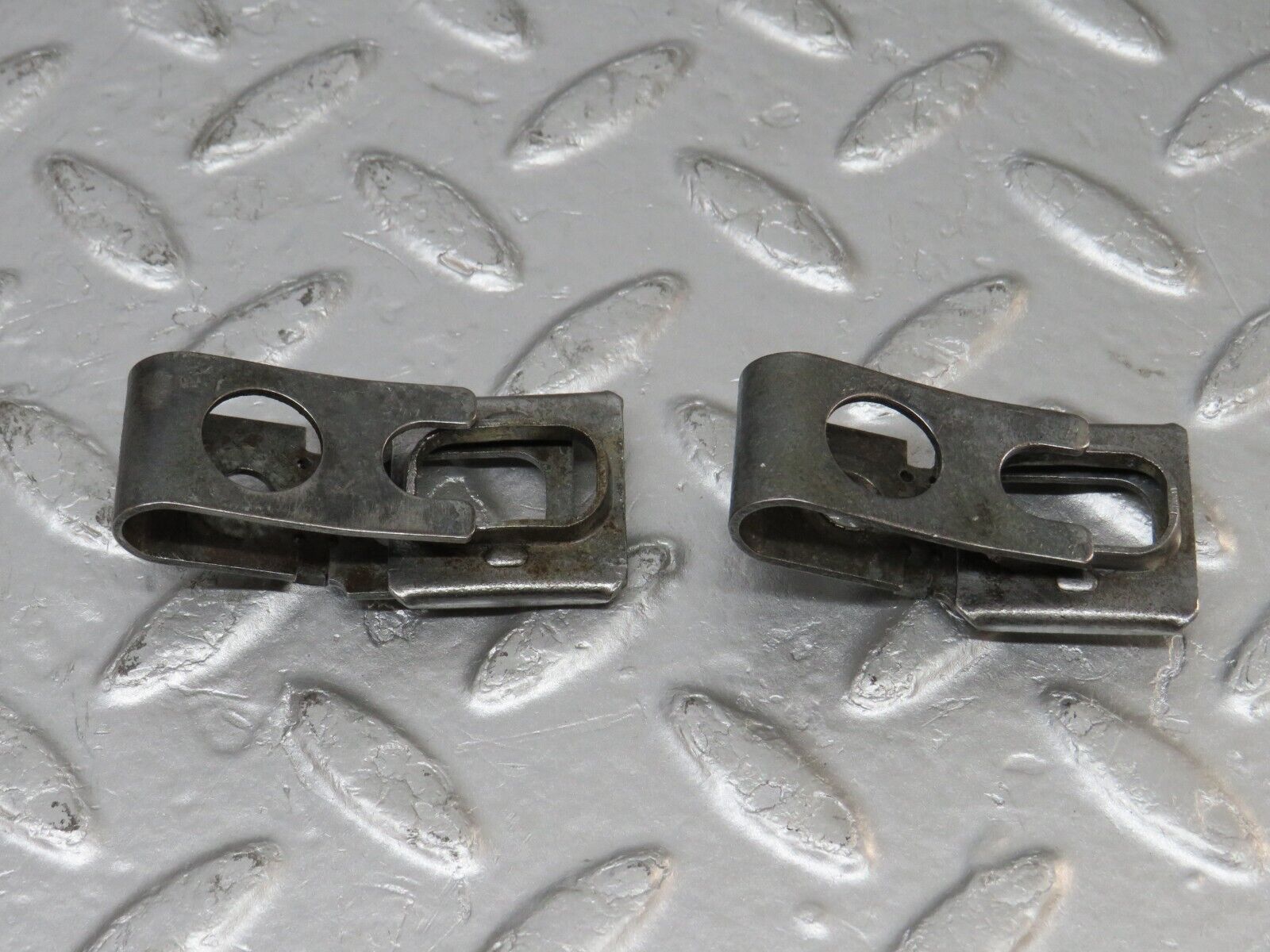 34482 Mercedes-Benz C126 380SEC Coupe Fuel Injector Bracket