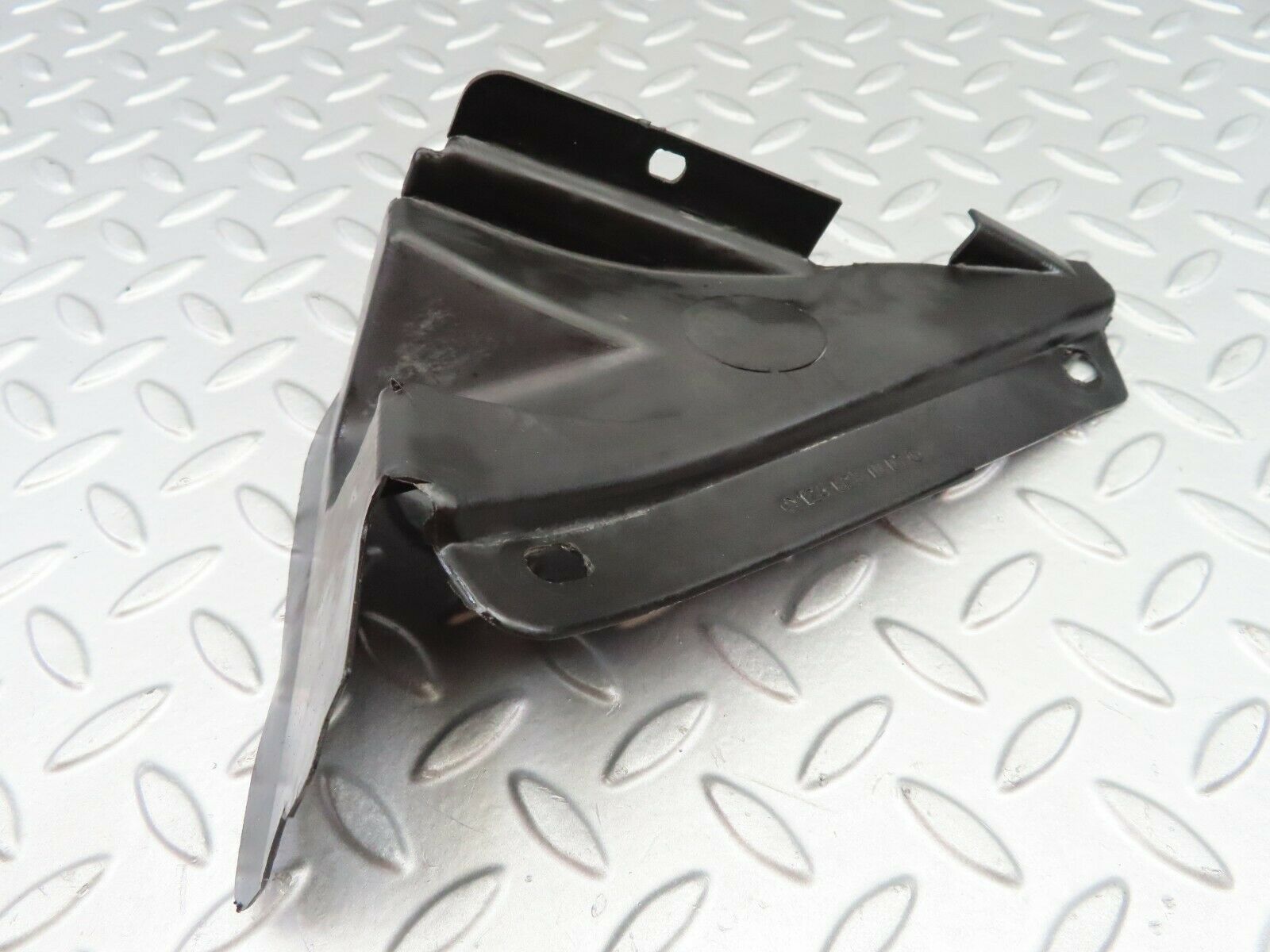 6726 Mercedes-Benz S124 E220 Wagon Covering Side Member Right 1246281007