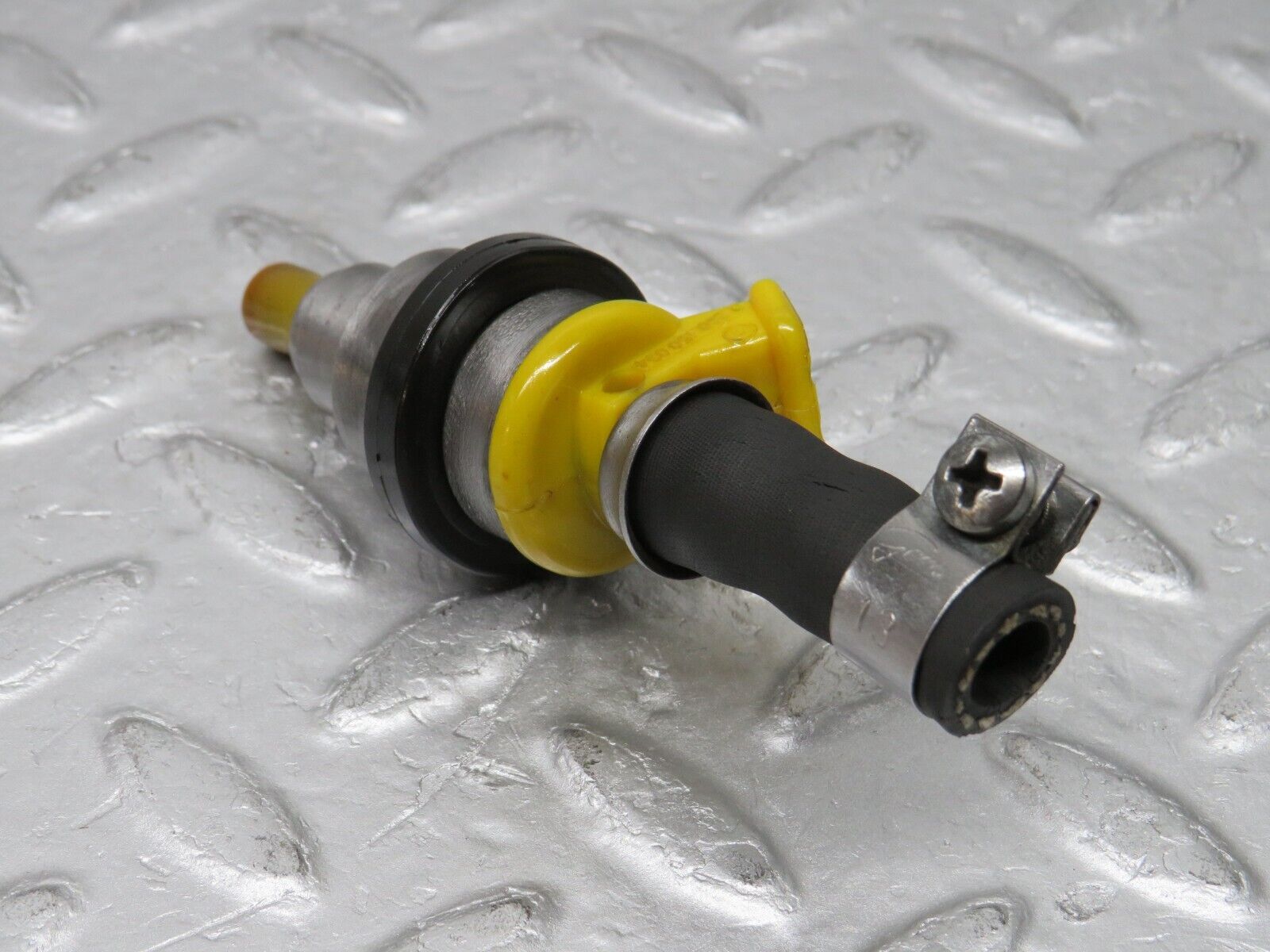 37571 Mercedes-Benz W109 300SEL Fuel Injector Bosch 0280150034