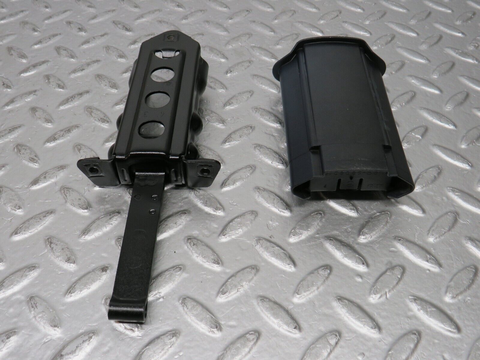 31529 Mercedes-Benz S124 220TE Wagon Door Safety Check Strap