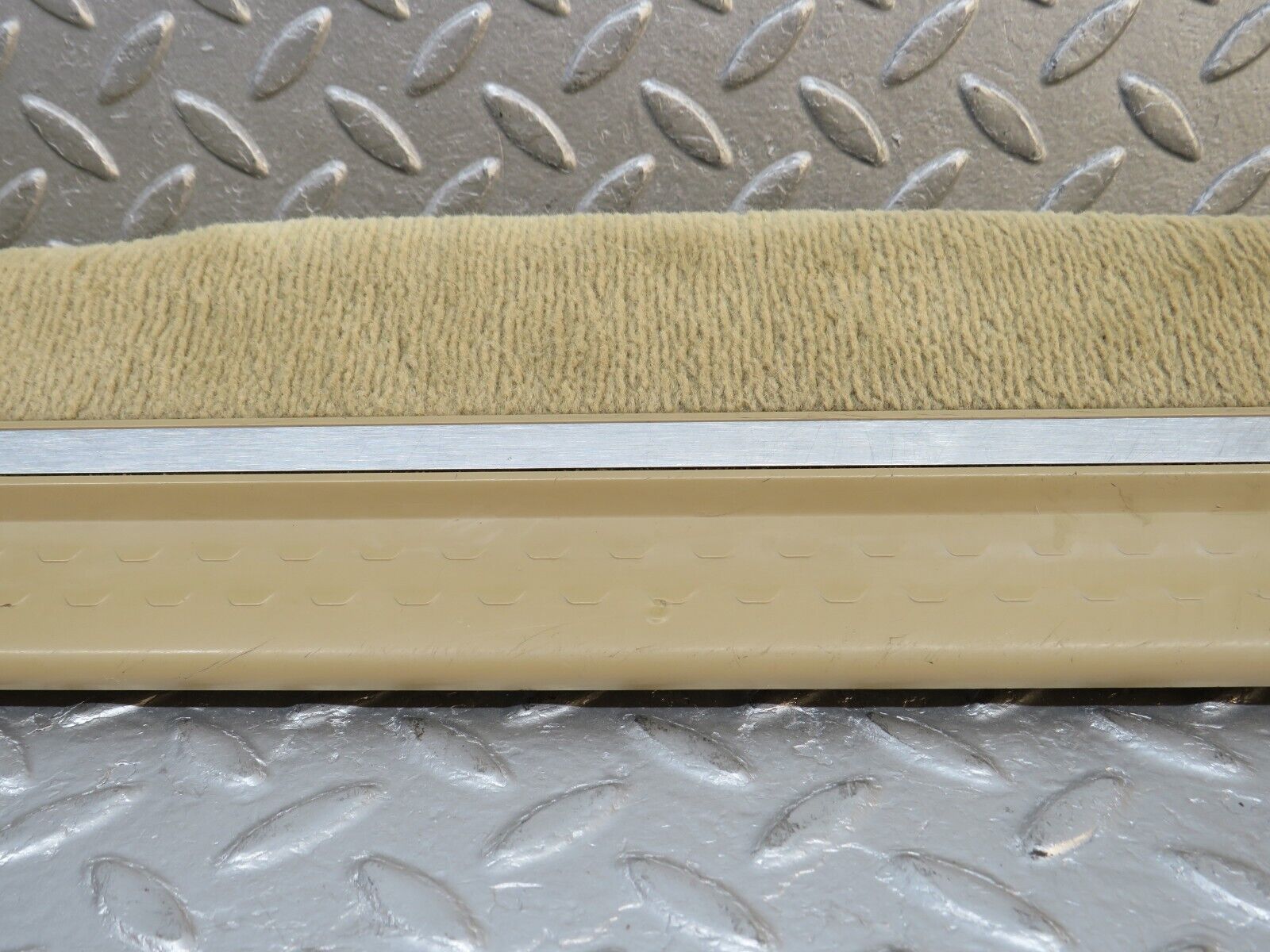 38284 Mercedes-Benz R129 280SL Coupe Right Door Sill Cover Beige 1296800235