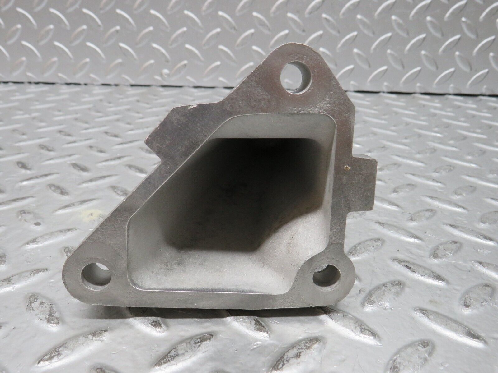 28704 Mercedes-Benz W123 230E Engine Mount Bracket Right Side 1022230304