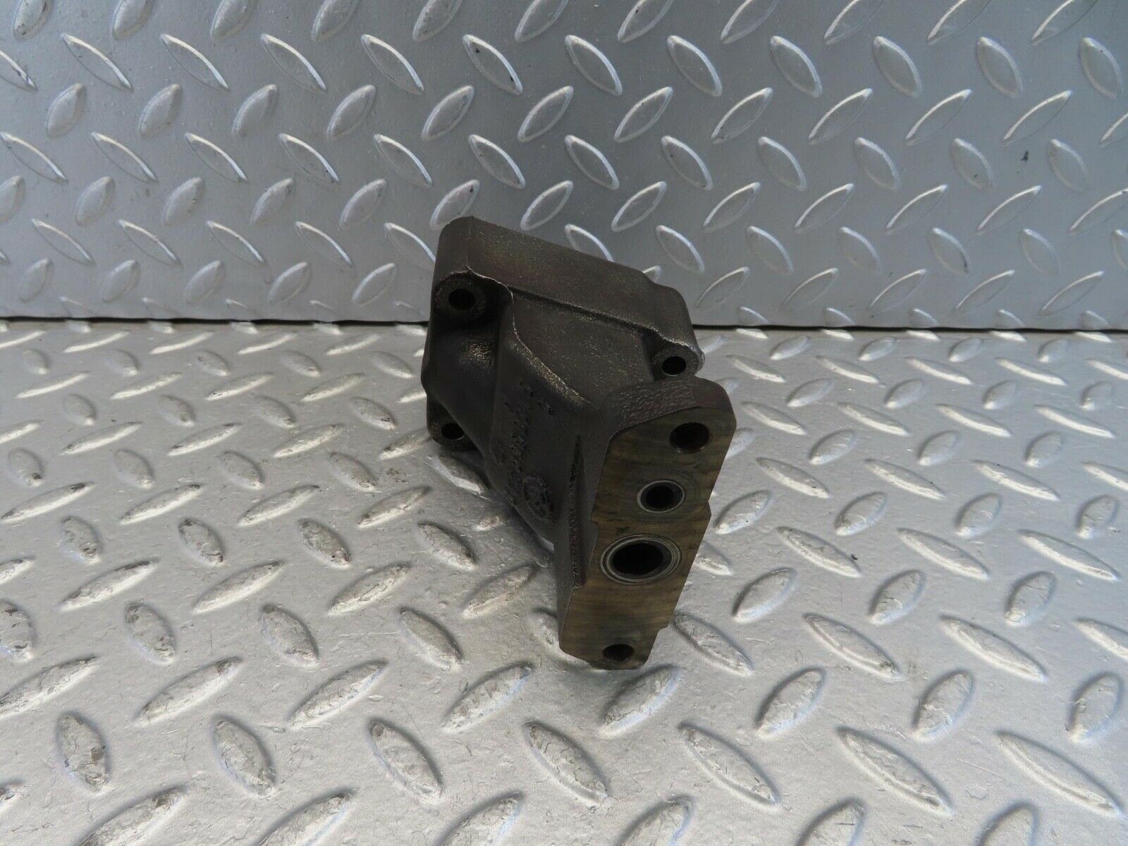 11252 Mercedes-Benz W221 S320 Turbo Bracket 6420960345