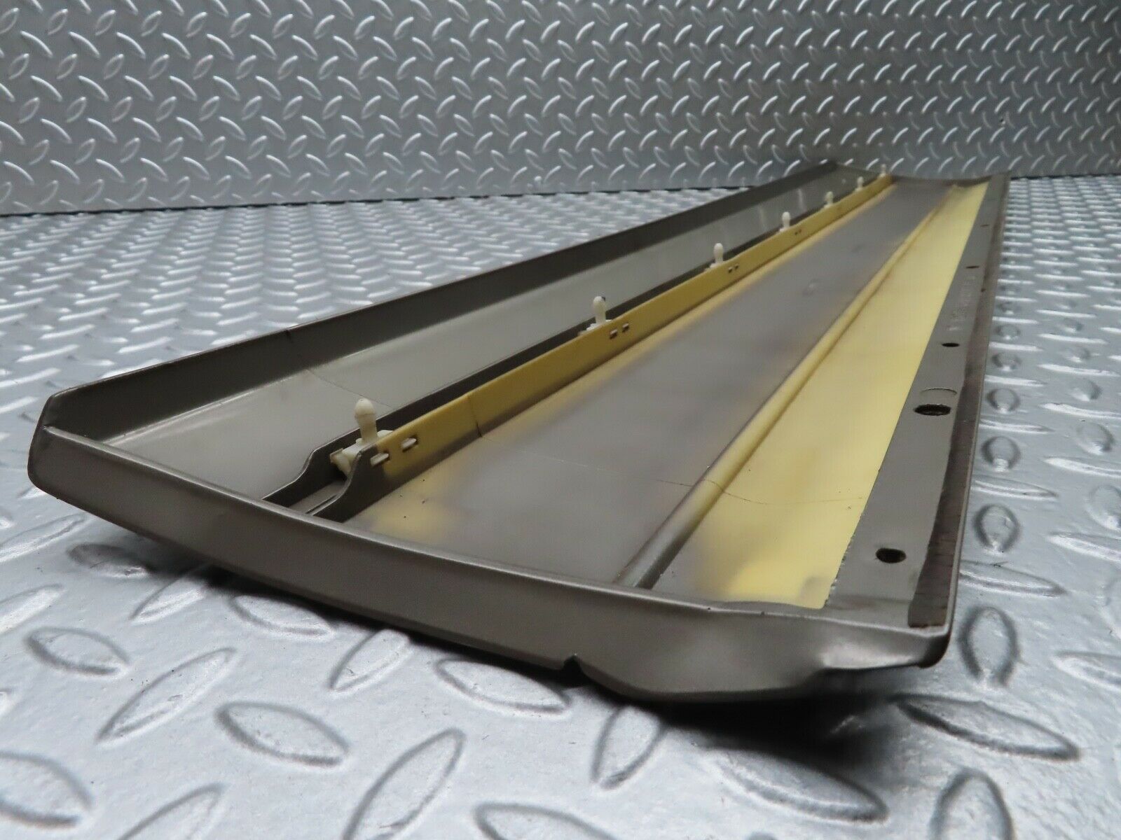 21463 Mercedes-Benz W126 300SE Front Right Door Moulding Trim 1266903840