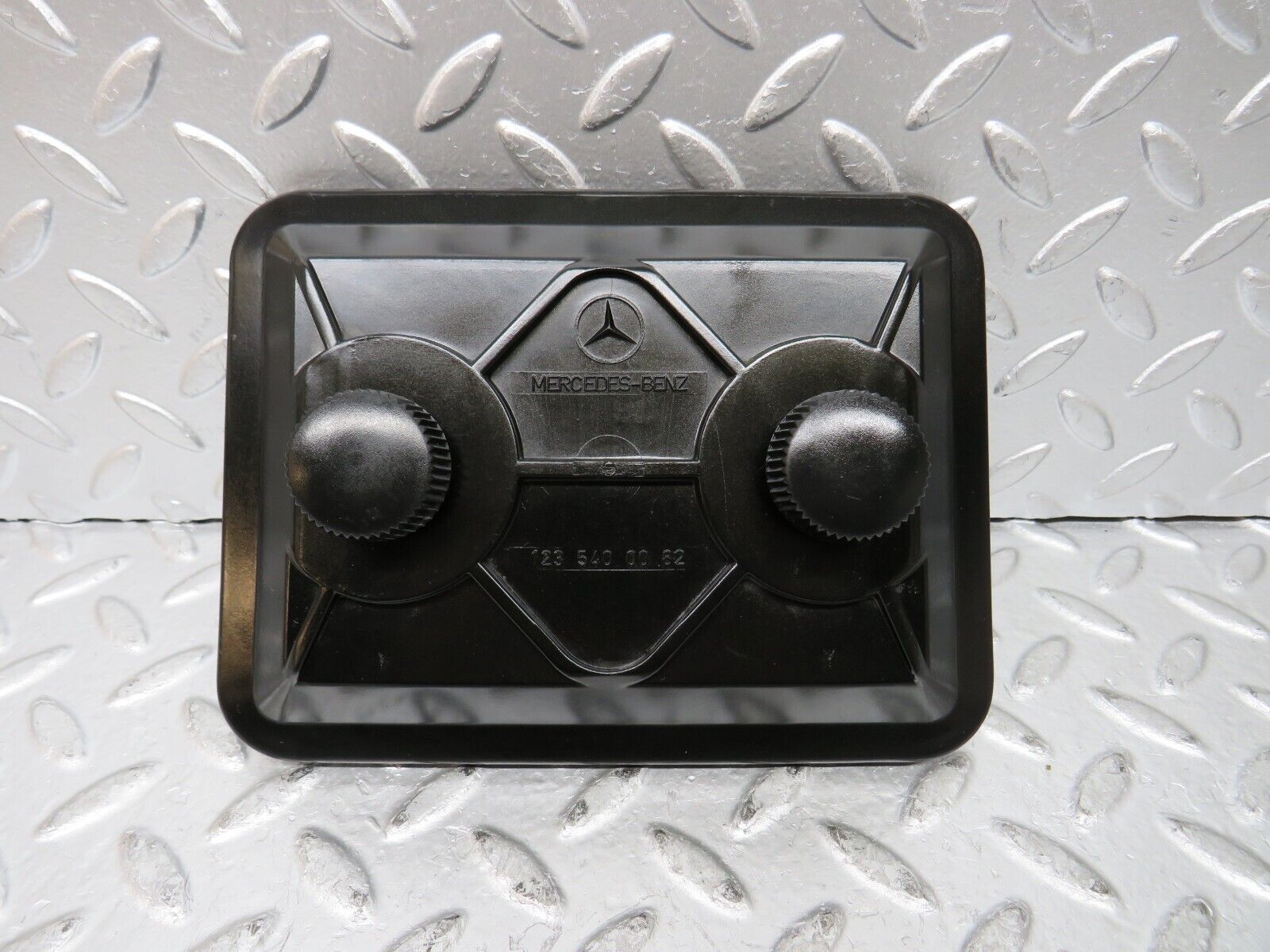 27184 Mercedes-Benz W123 280E Fuse Box Cover Lid 1235400082