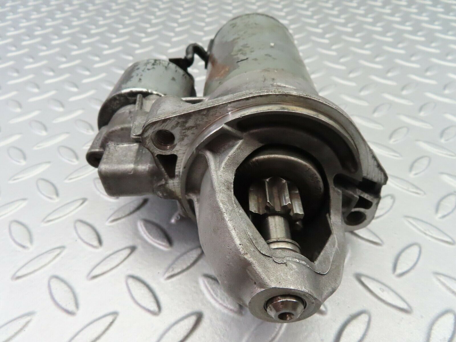 6809 Mercedes-Benz S124 E220 Wagon Starter Motor Bosch 1005821681