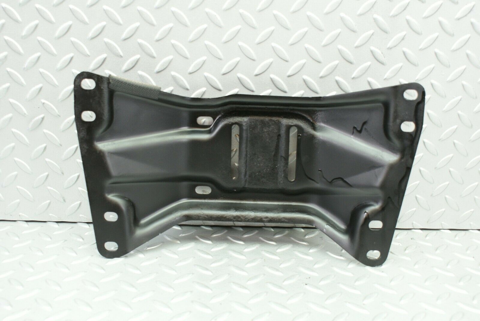 2570 Mercedes-Benz W116 350SE Gearbox Mount Bracket