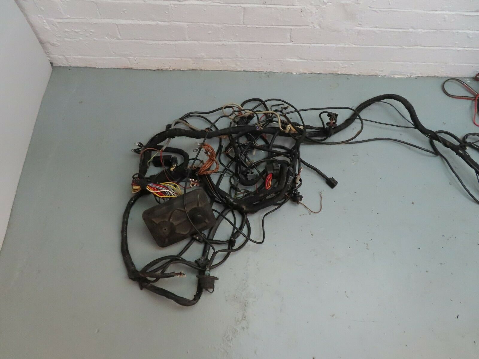 5943 Mercedes-Benz W123 200 Engine Chassis Body Wire Wiring Harness