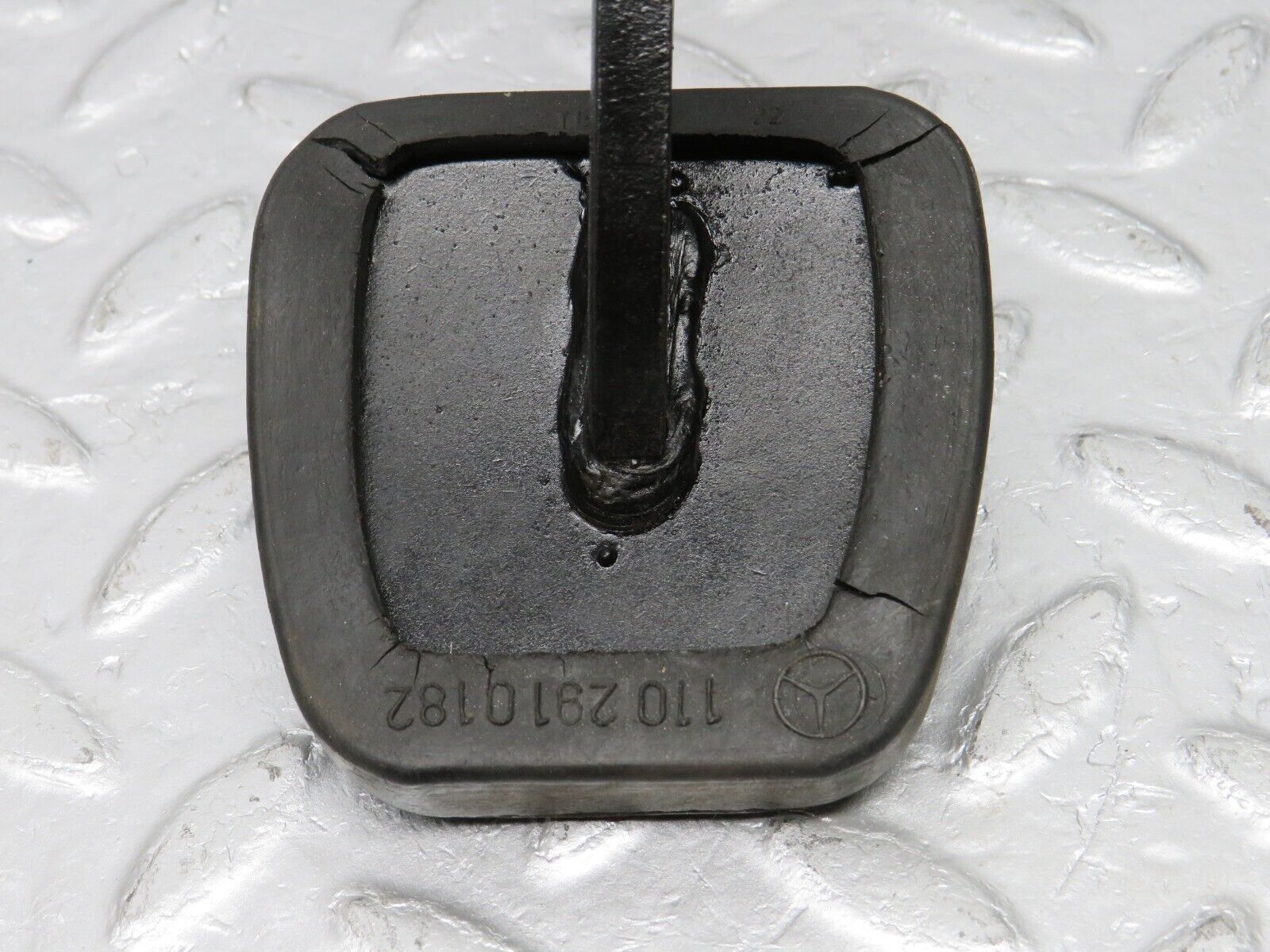 40380 Mercedes-Benz W110 230 Brake Pedal With Rubber 1102910182