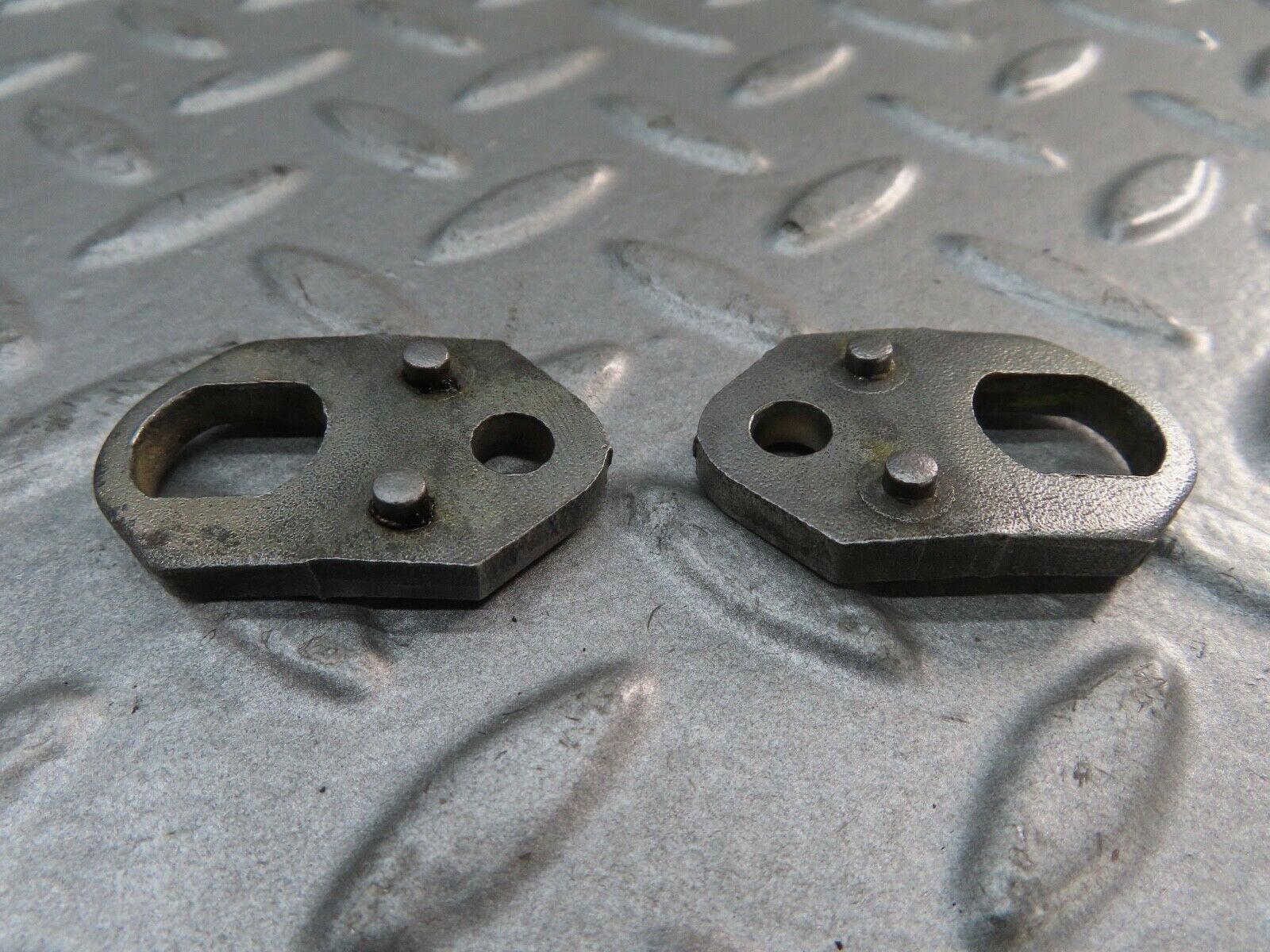 17736 Mercedes-Benz W116 450SEL Fuel Injector Bracket