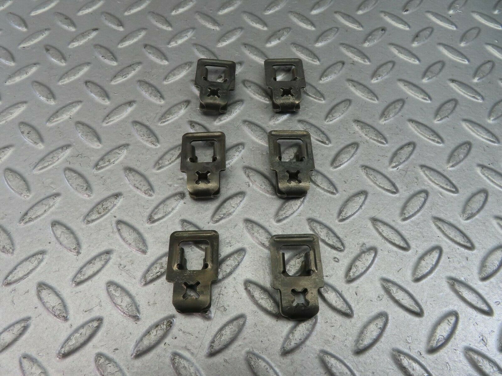 9479 Mercedes-Benz C124 300CE Coupe Fuel Injector Bracket Holder Set