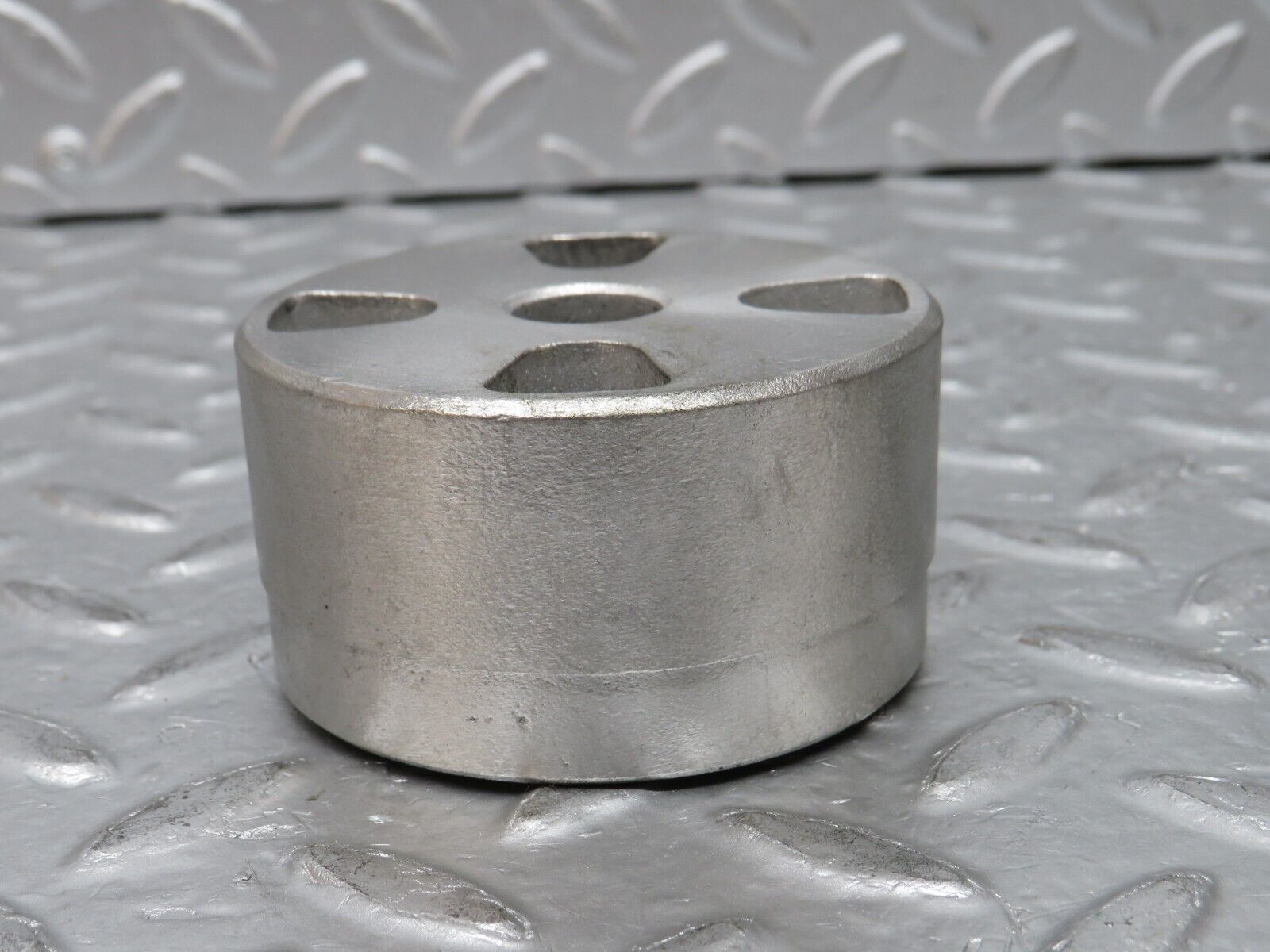 32252 Mercedes-Benz W123 220D Water Pump Spacer 1152050126