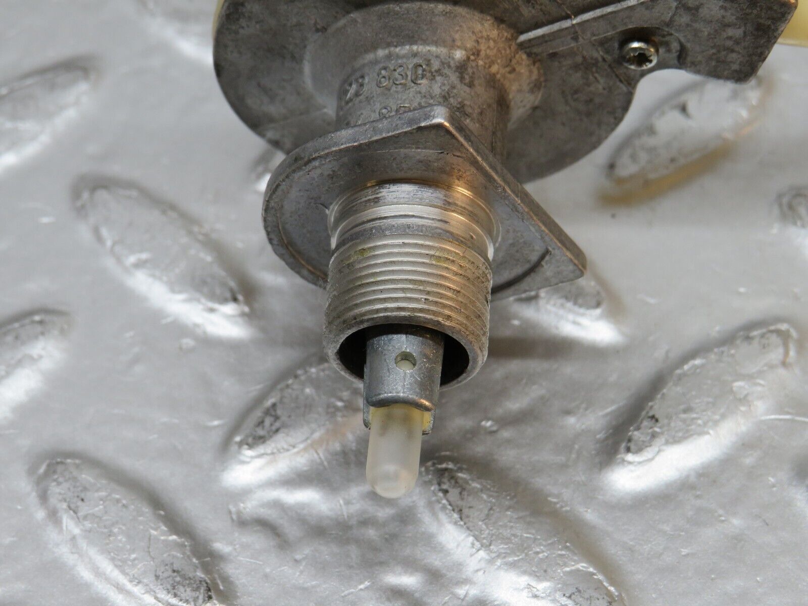 31036 Mercedes-Benz W123 230E Heater Regulator 1238300485