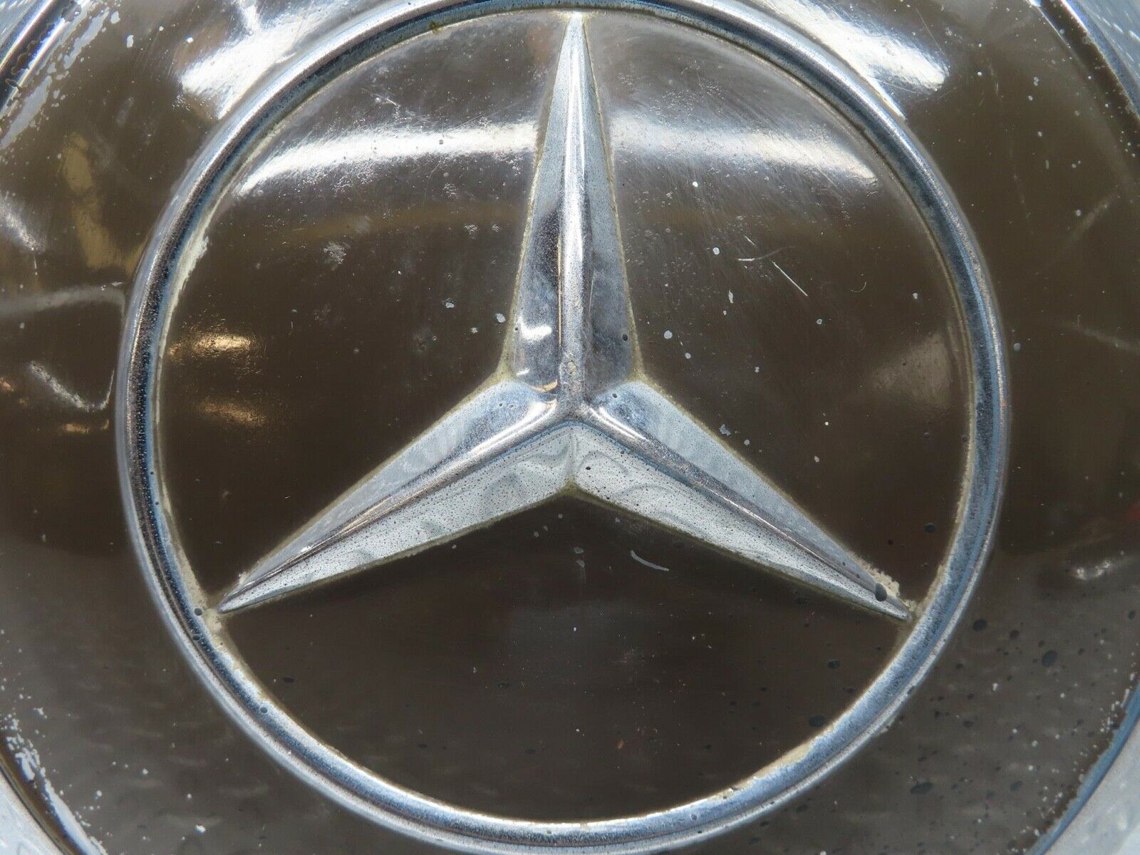 14526 Mercedes-Benz W113 Pagoda Chrome Wheel Hub Cap