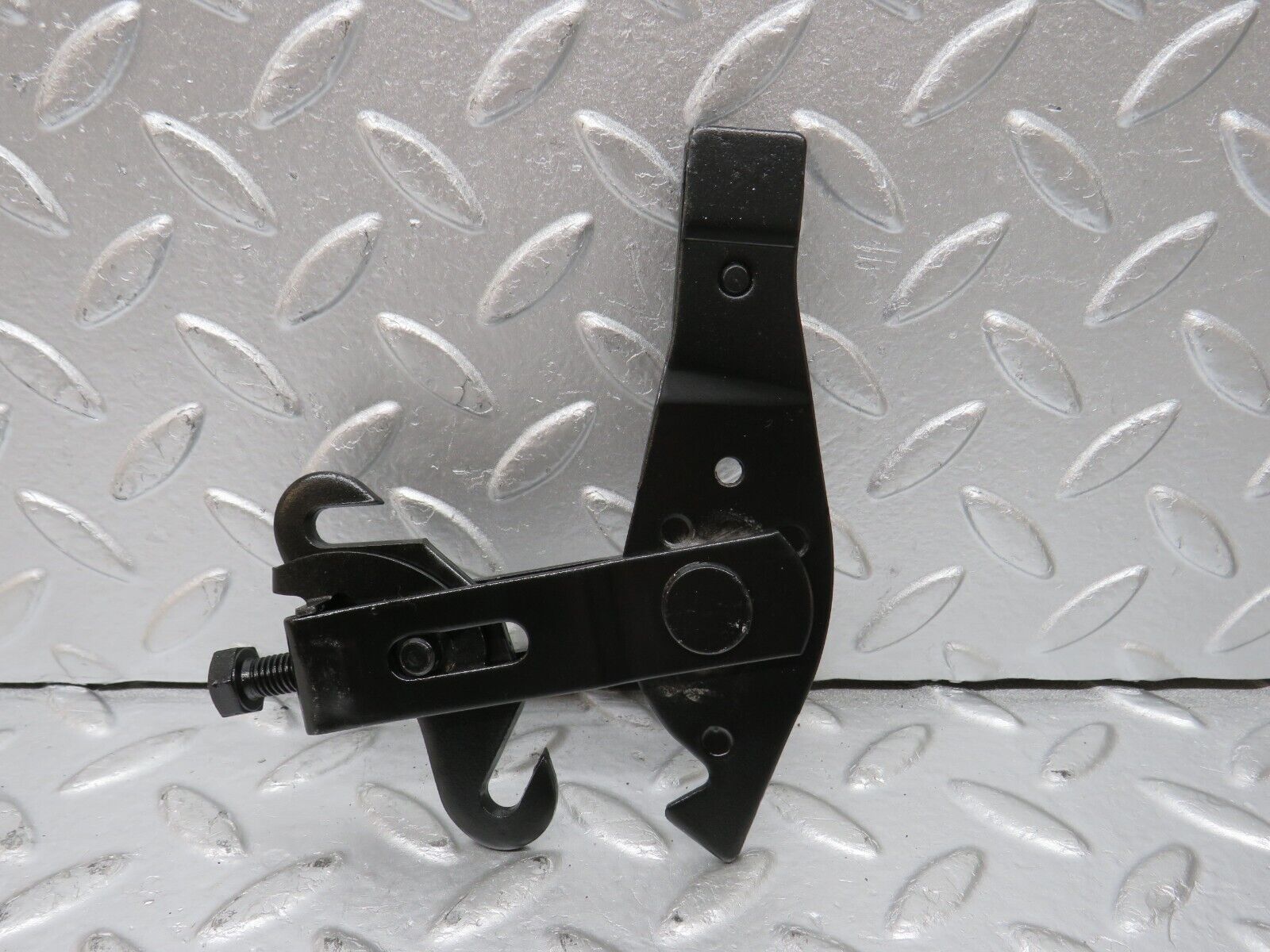 32667 Mercedes-Benz S124 300TE Wagon Handbrake Adjusting Handbrake Regulator